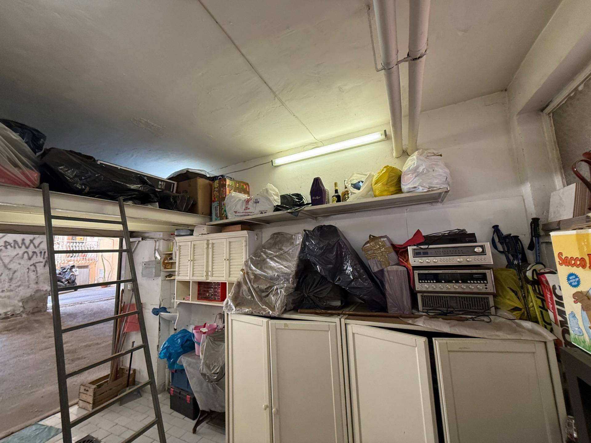 Box o garage in vendita a Napoli, Pianura