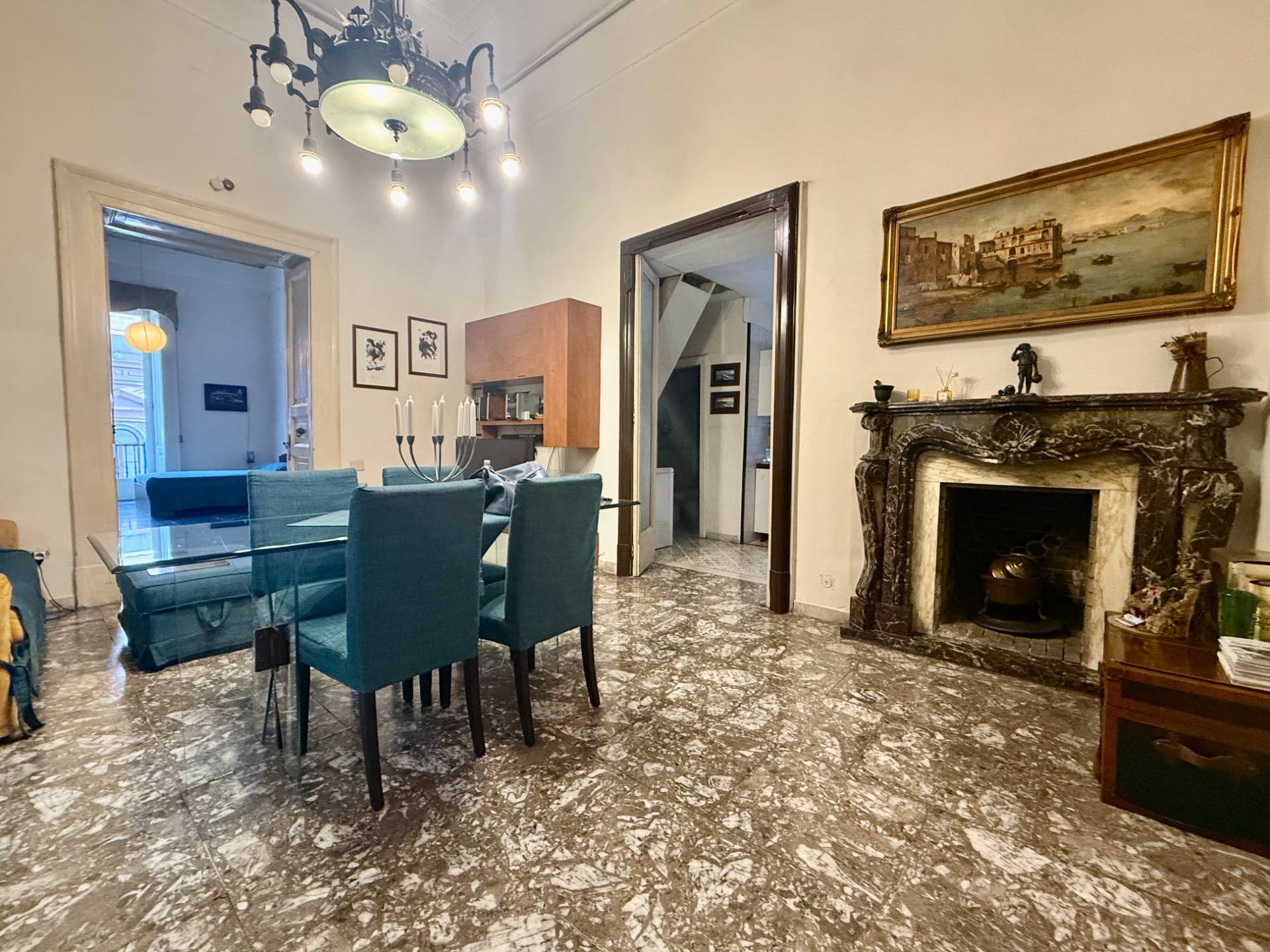 Appartamento in vendita a Napoli, Avvocata