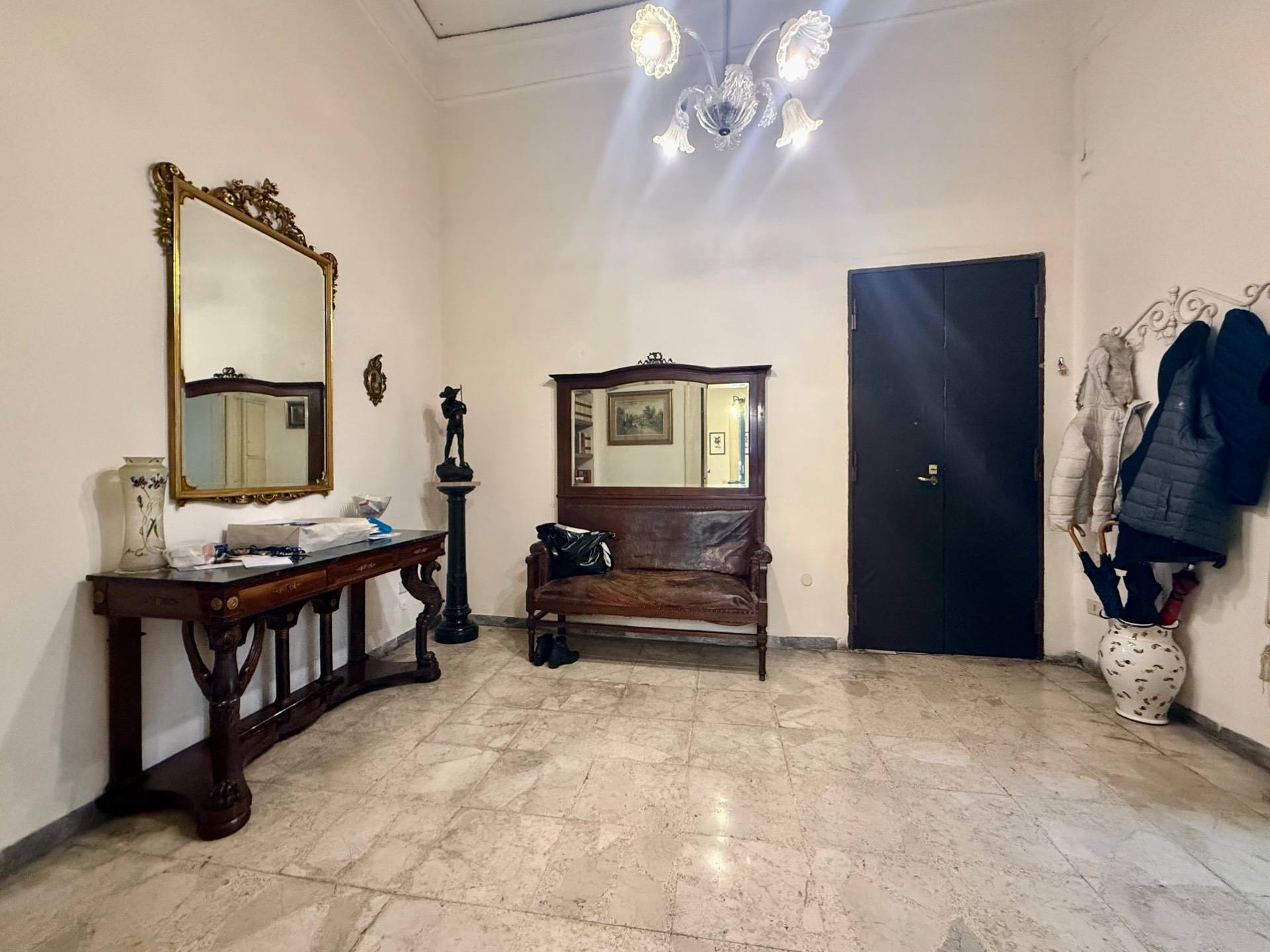 Appartamento in vendita a Napoli, Avvocata