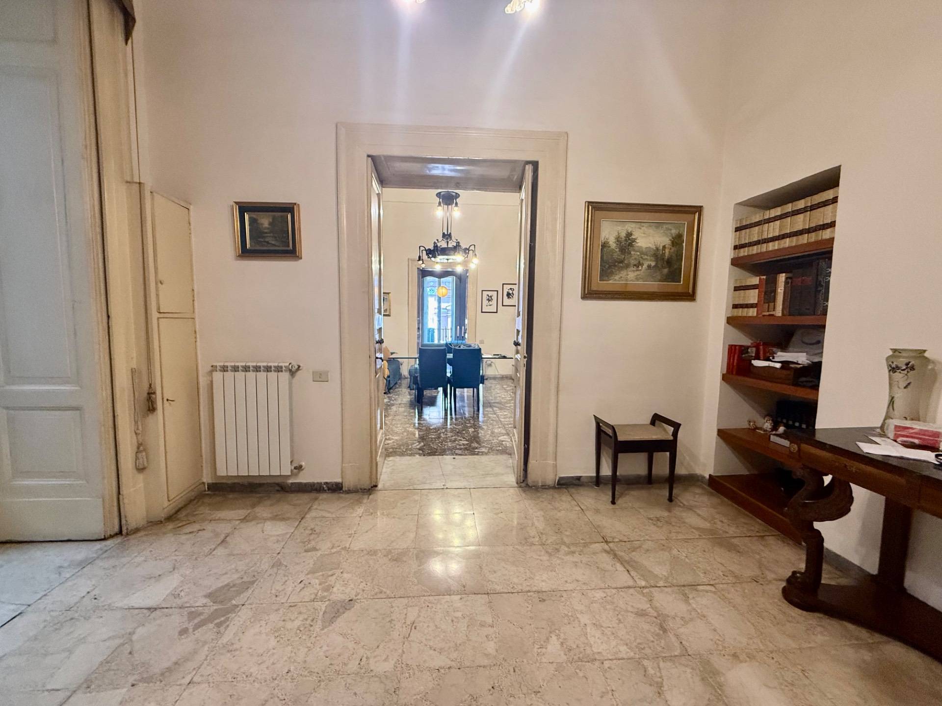 Appartamento in vendita a Napoli, Avvocata