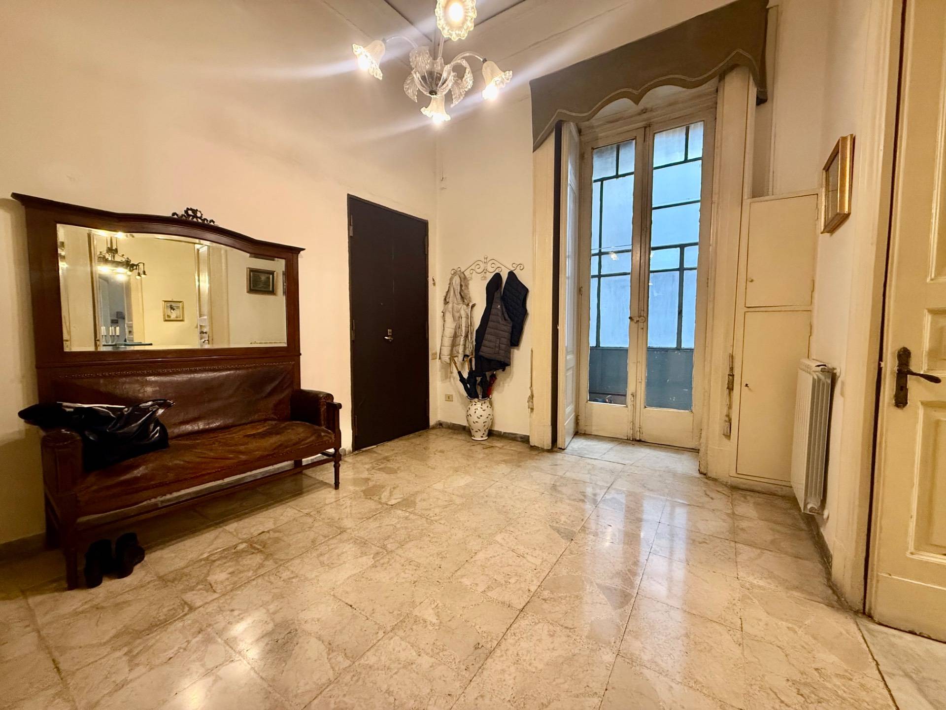 Appartamento in vendita a Napoli, Avvocata