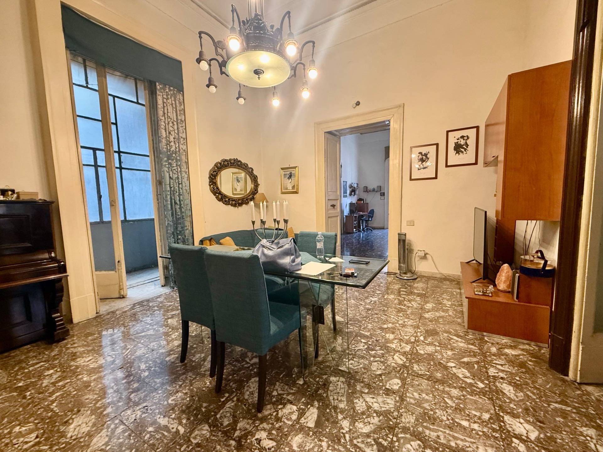 Appartamento in vendita a Napoli, Avvocata