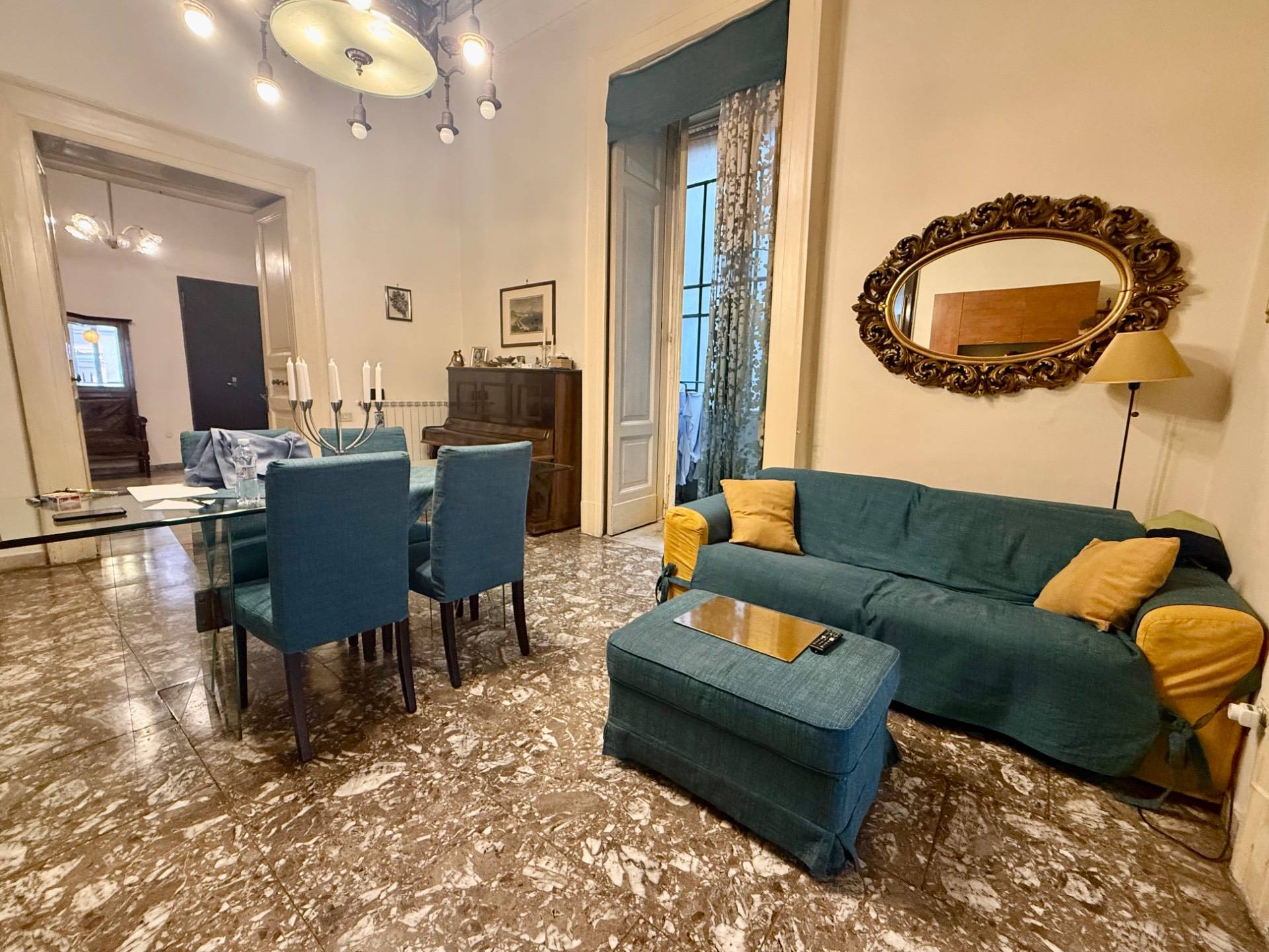 Appartamento in vendita a Napoli, Avvocata