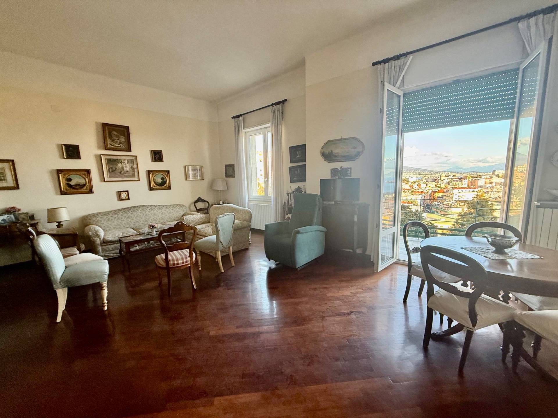 Appartamento in vendita a Napoli, Chiaia