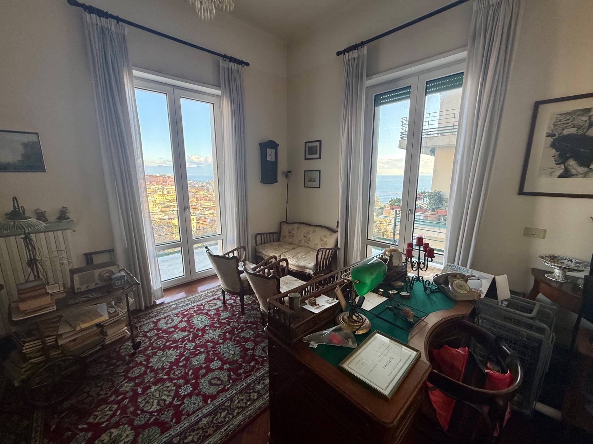 Appartamento in vendita a Napoli, Chiaia