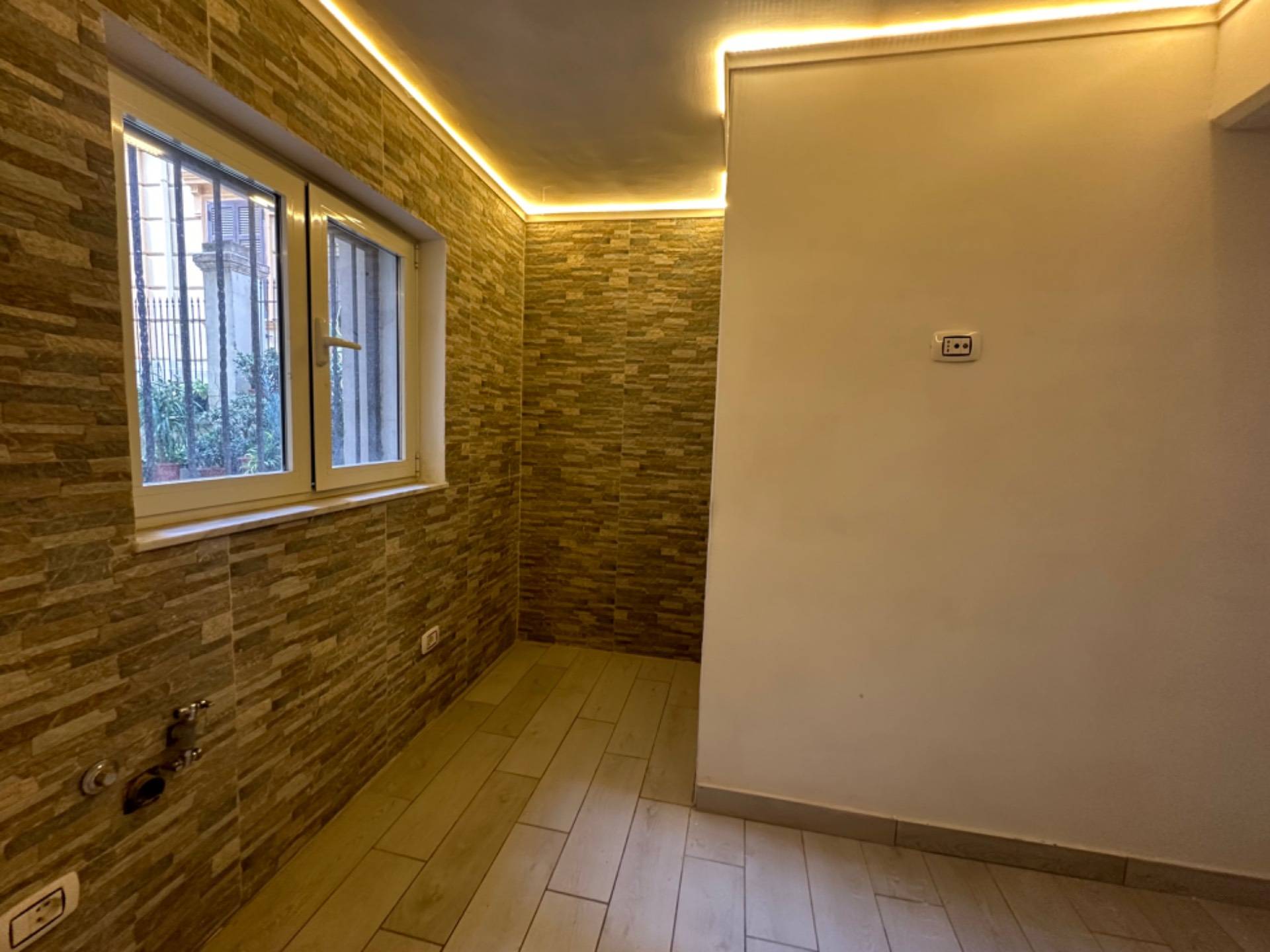 Studio/Ufficio in affitto a Napoli, Vomero