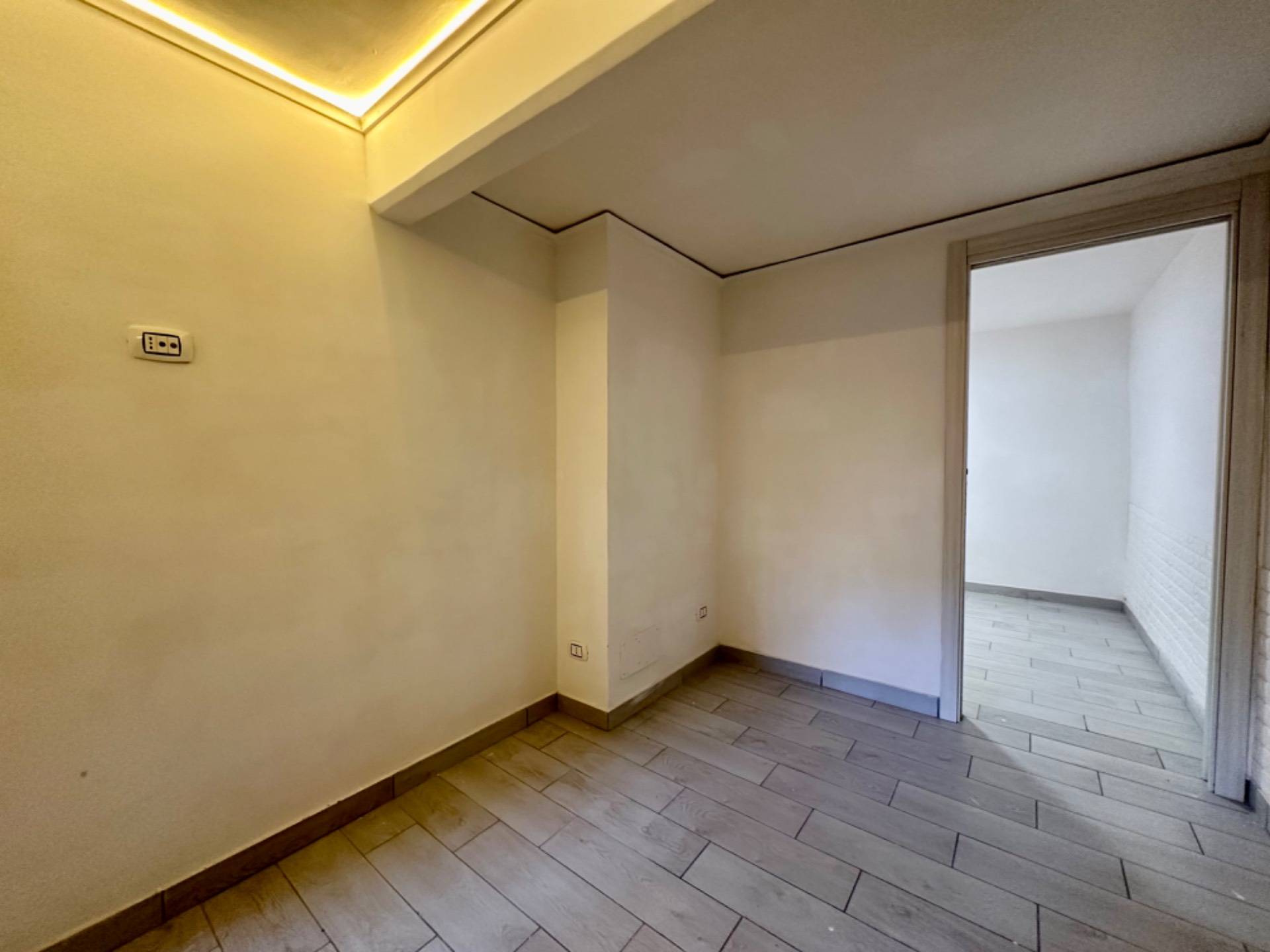 Studio/Ufficio in affitto a Napoli, Vomero