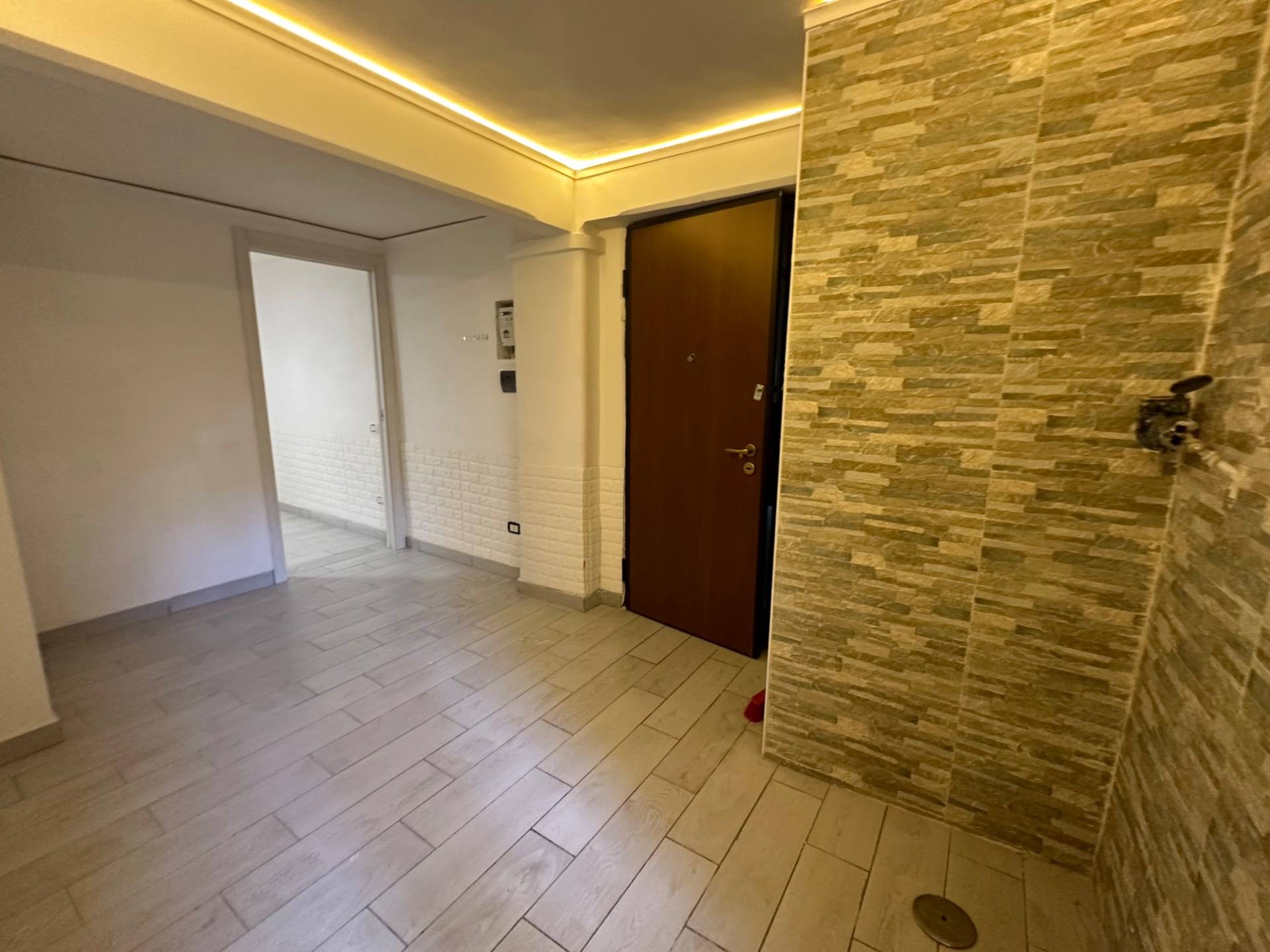 Studio/Ufficio in affitto a Napoli, Vomero