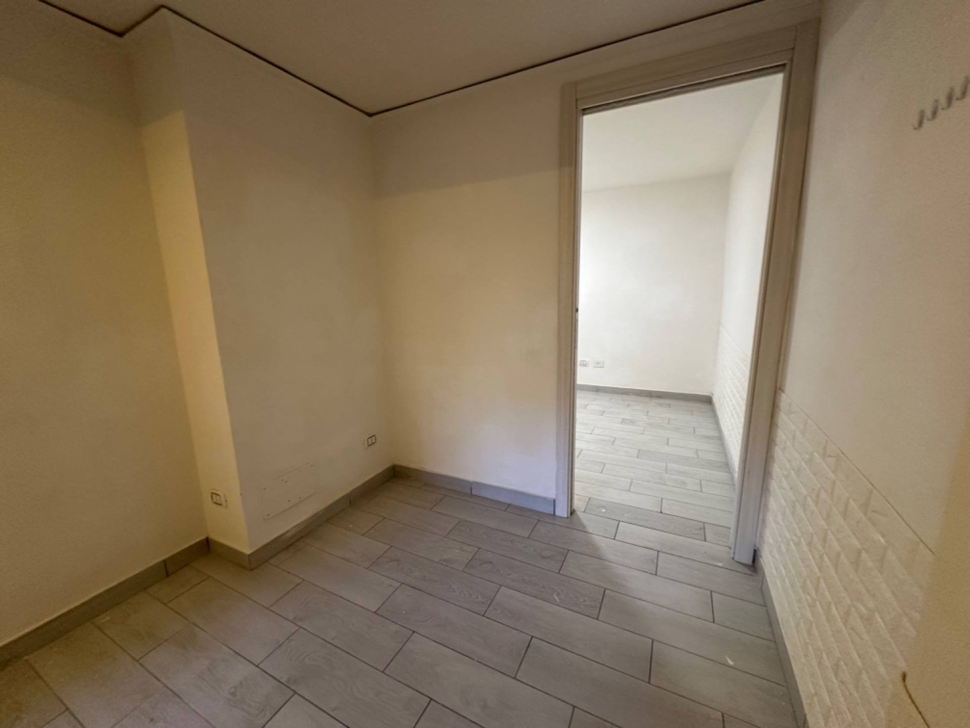 Studio/Ufficio in affitto a Napoli, Vomero