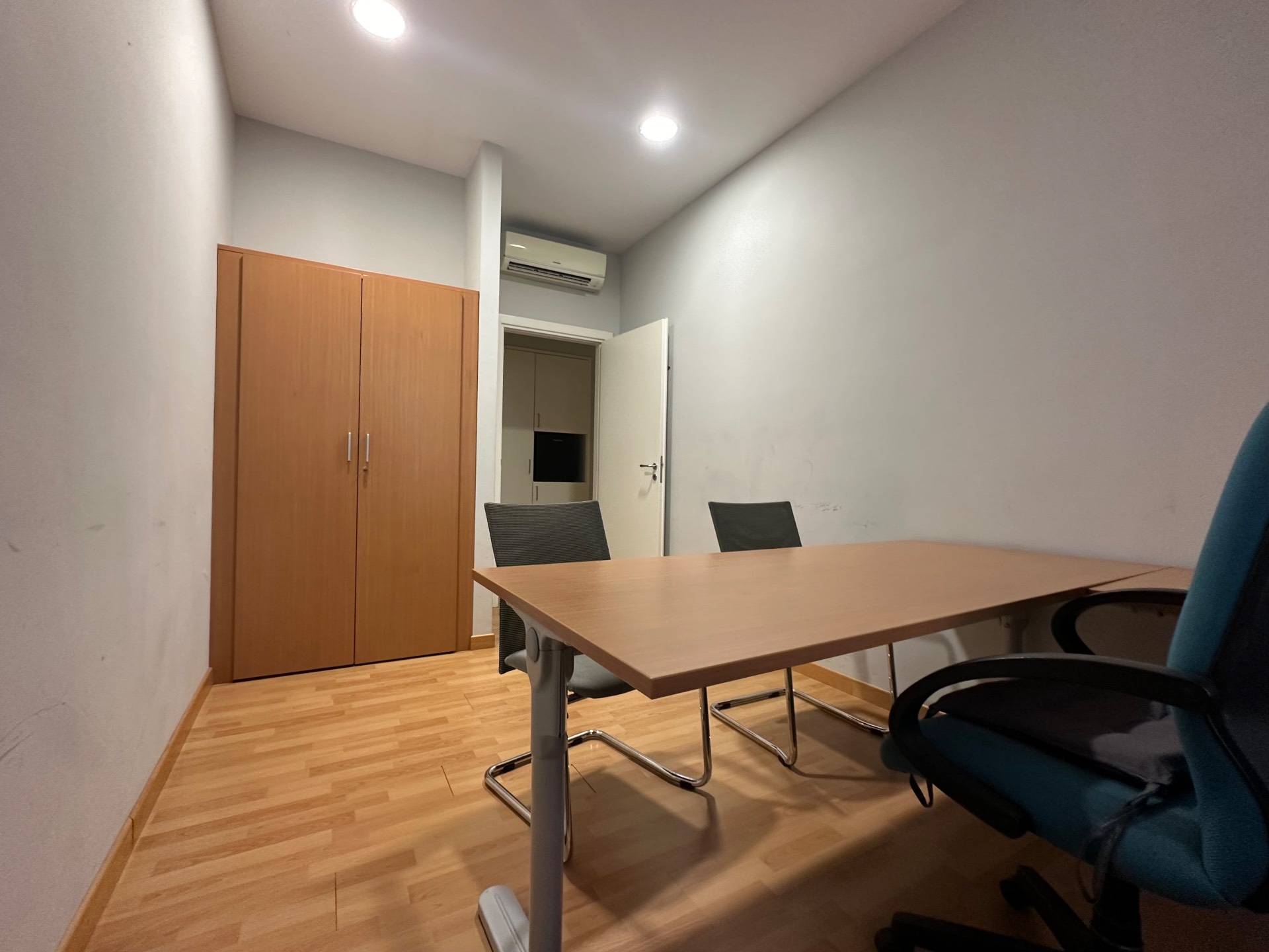 Studio/Ufficio in affitto a Napoli, Vomero