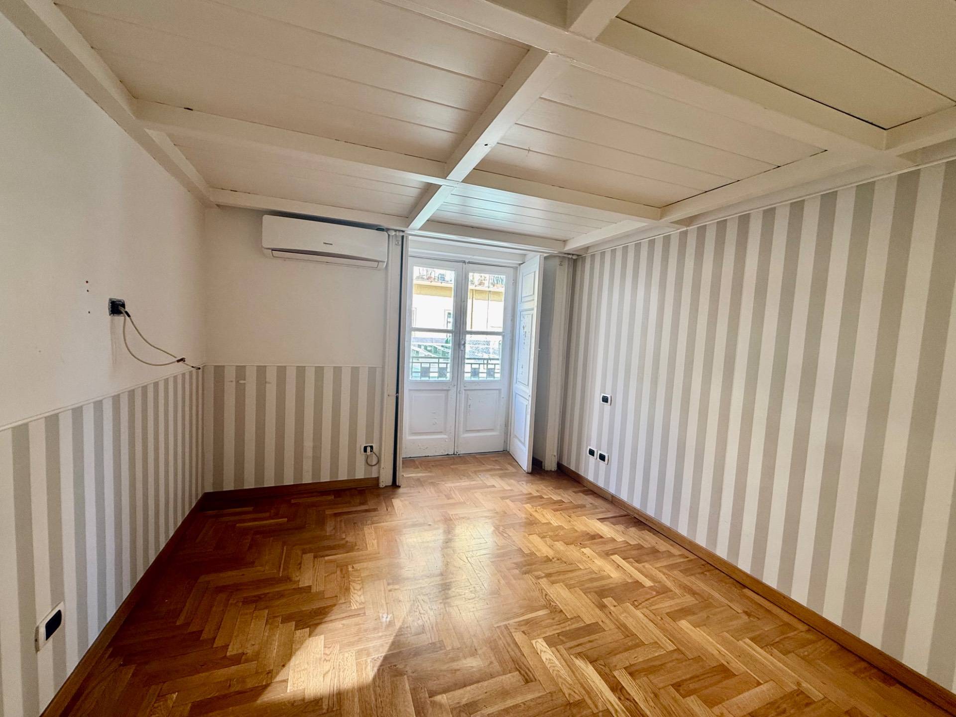 Appartamento in affitto a Napoli, Chiaia