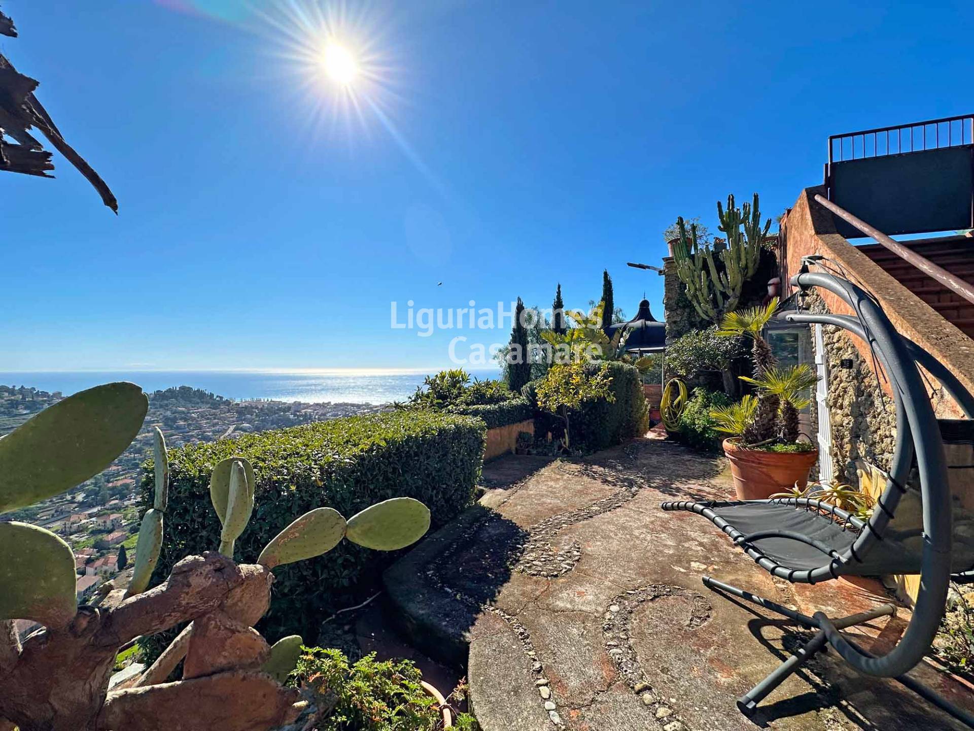 Villa in vendita a Bordighera