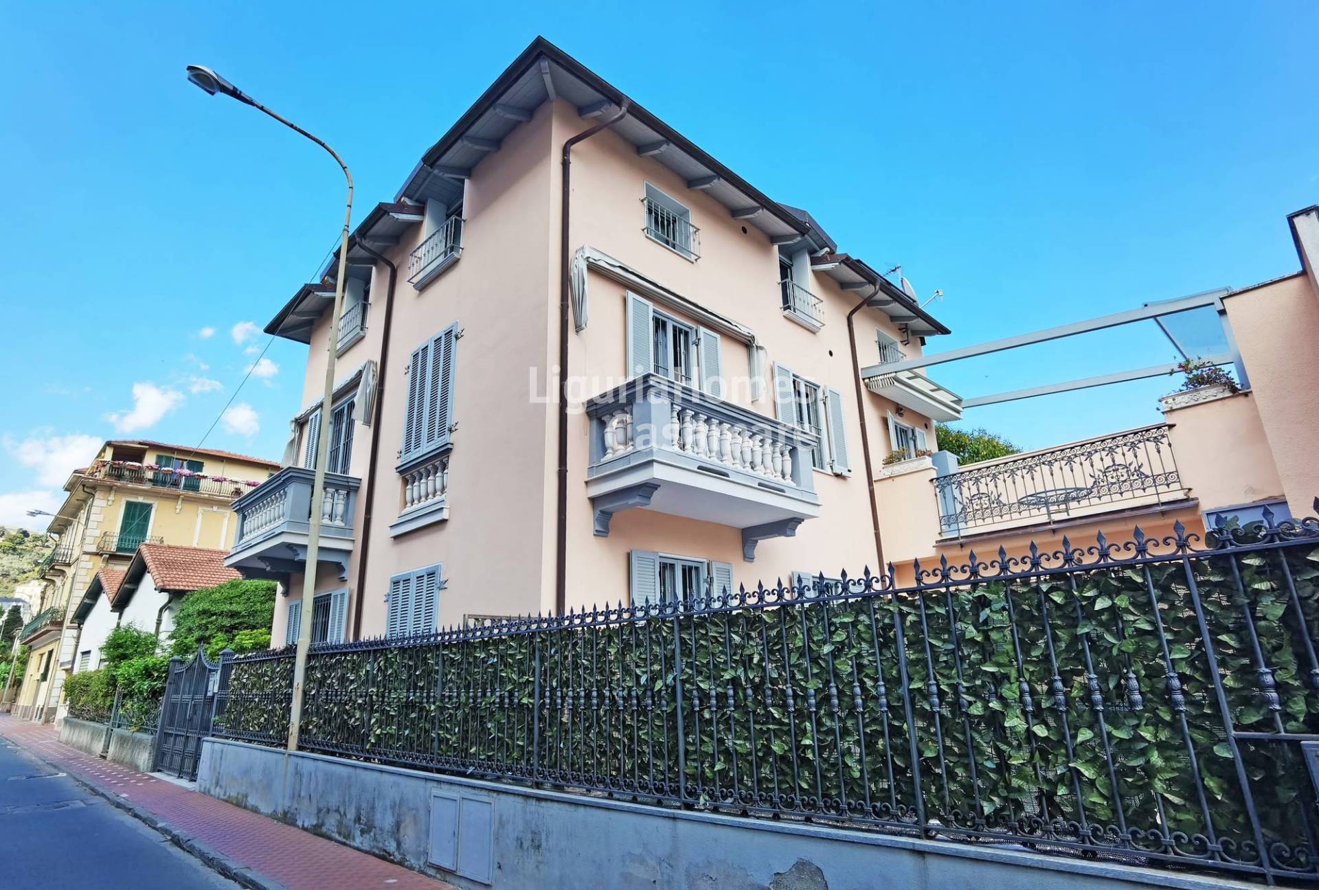 Appartamento in vendita a Bordighera
