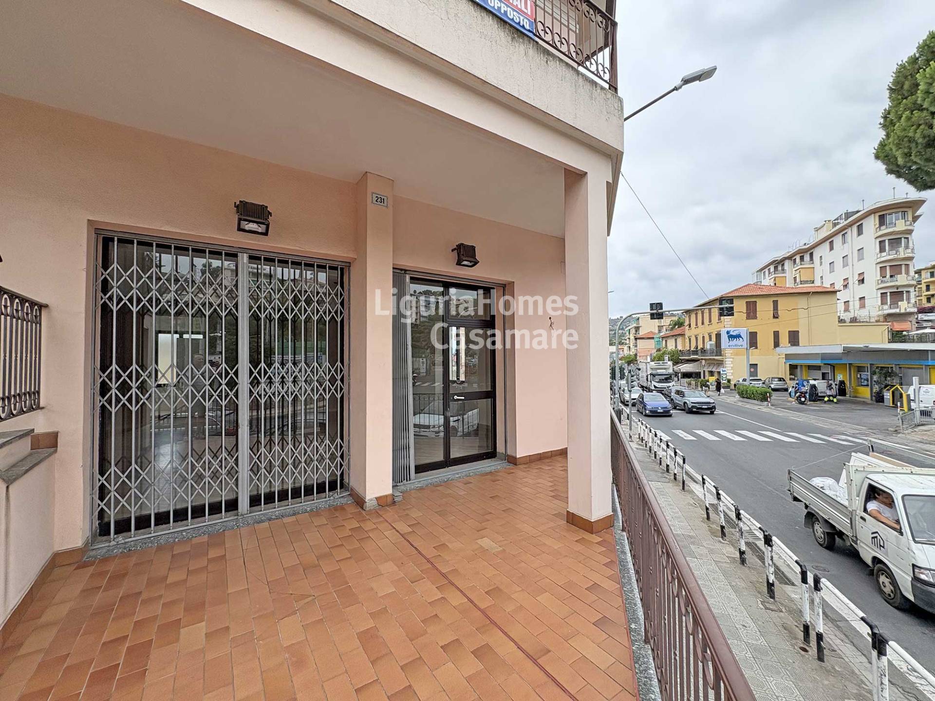 Locale commerciale in vendita a Sanremo