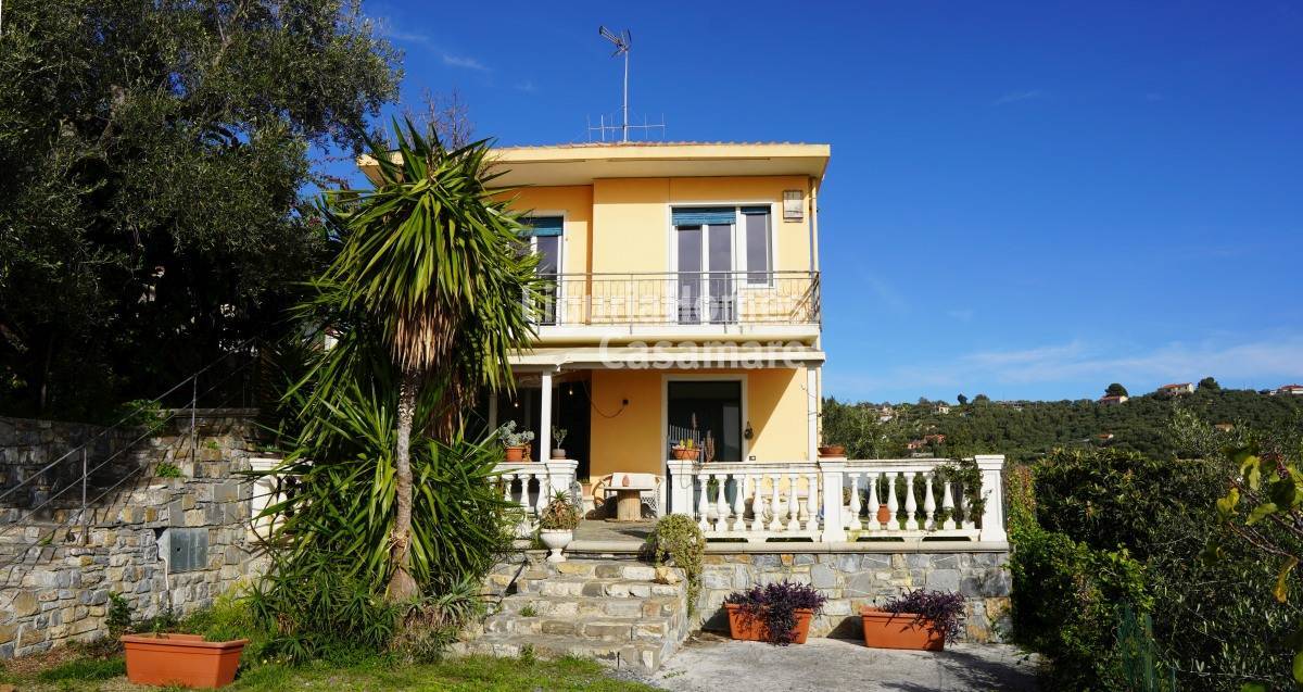 Villa vista mare a Imperia