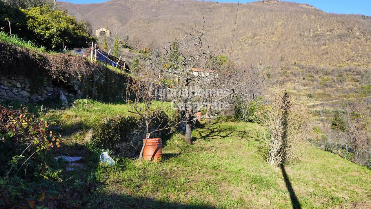 Casa di paese in vendita a Rezzo