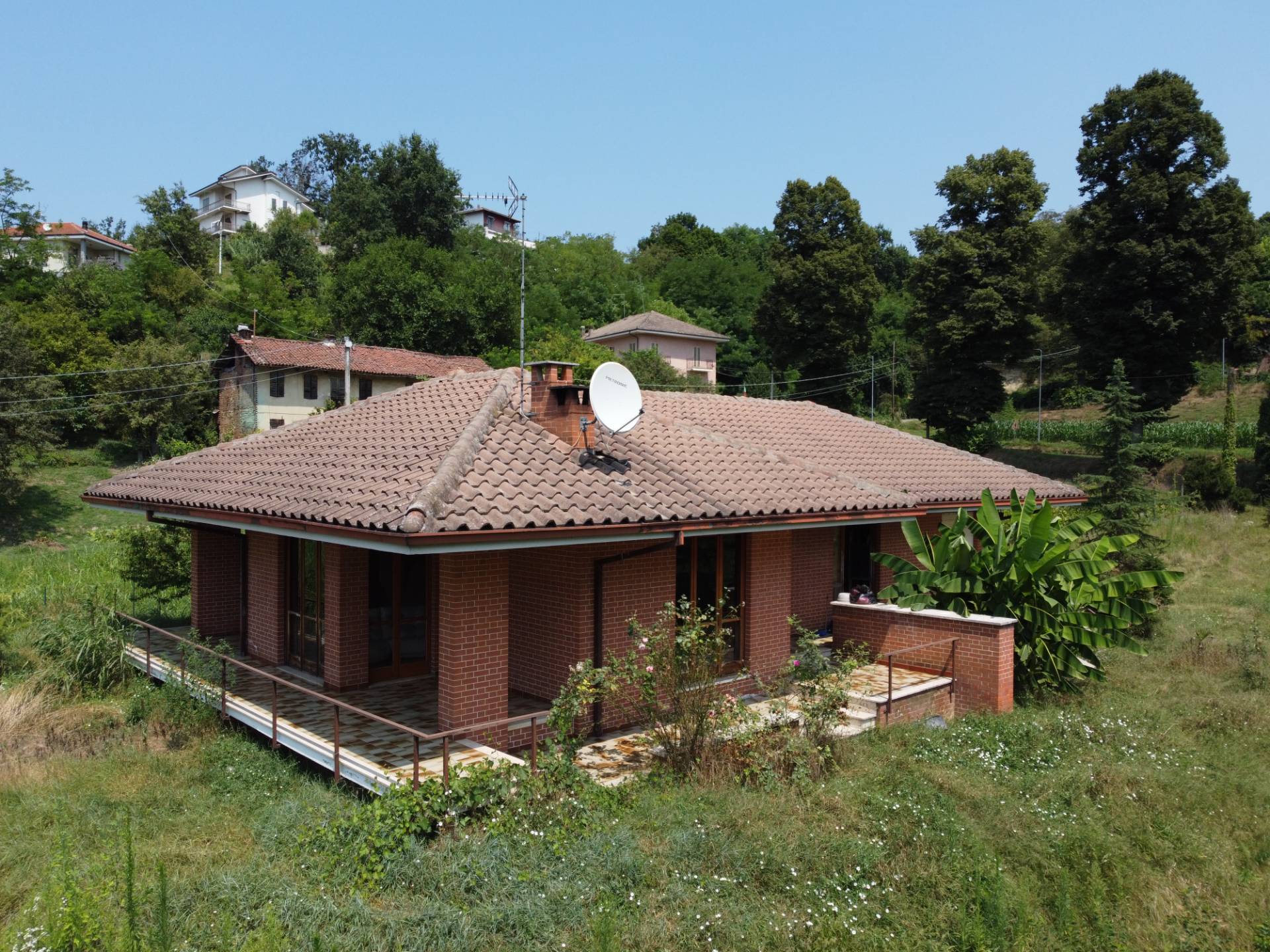 Villa con terrazzo a Montafia