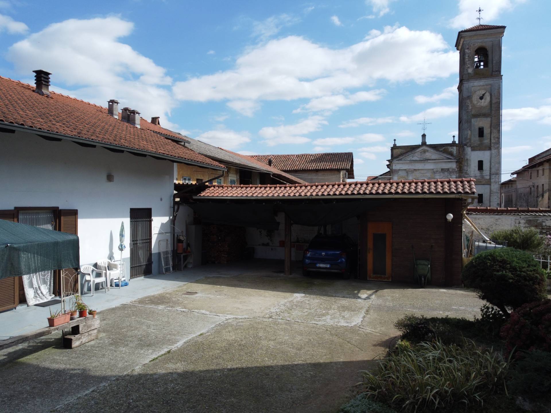 Casa indipendente in vendita a Tronzano Vercellese