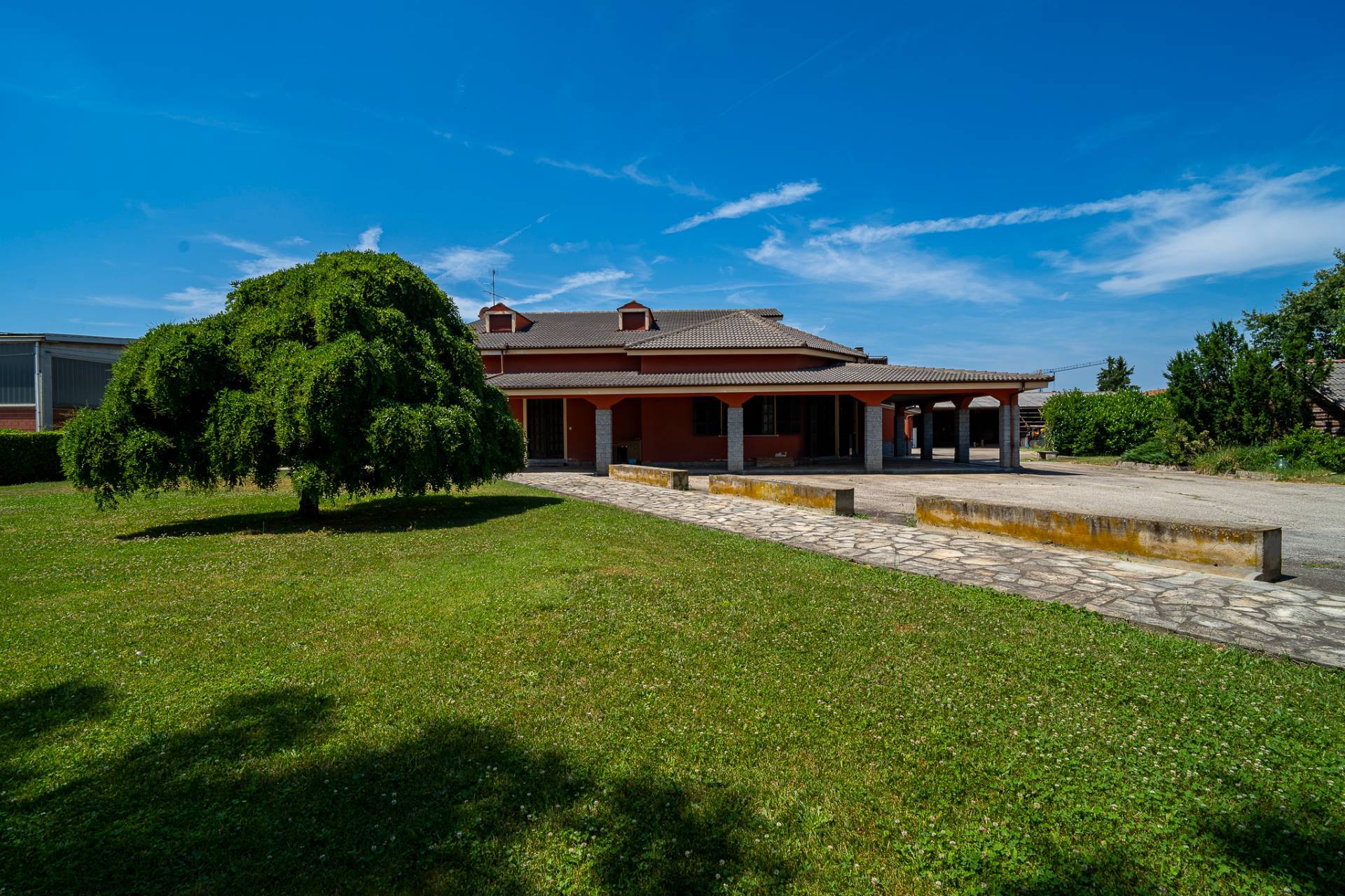 Villa bifamiliare in vendita a Caramagna Piemonte