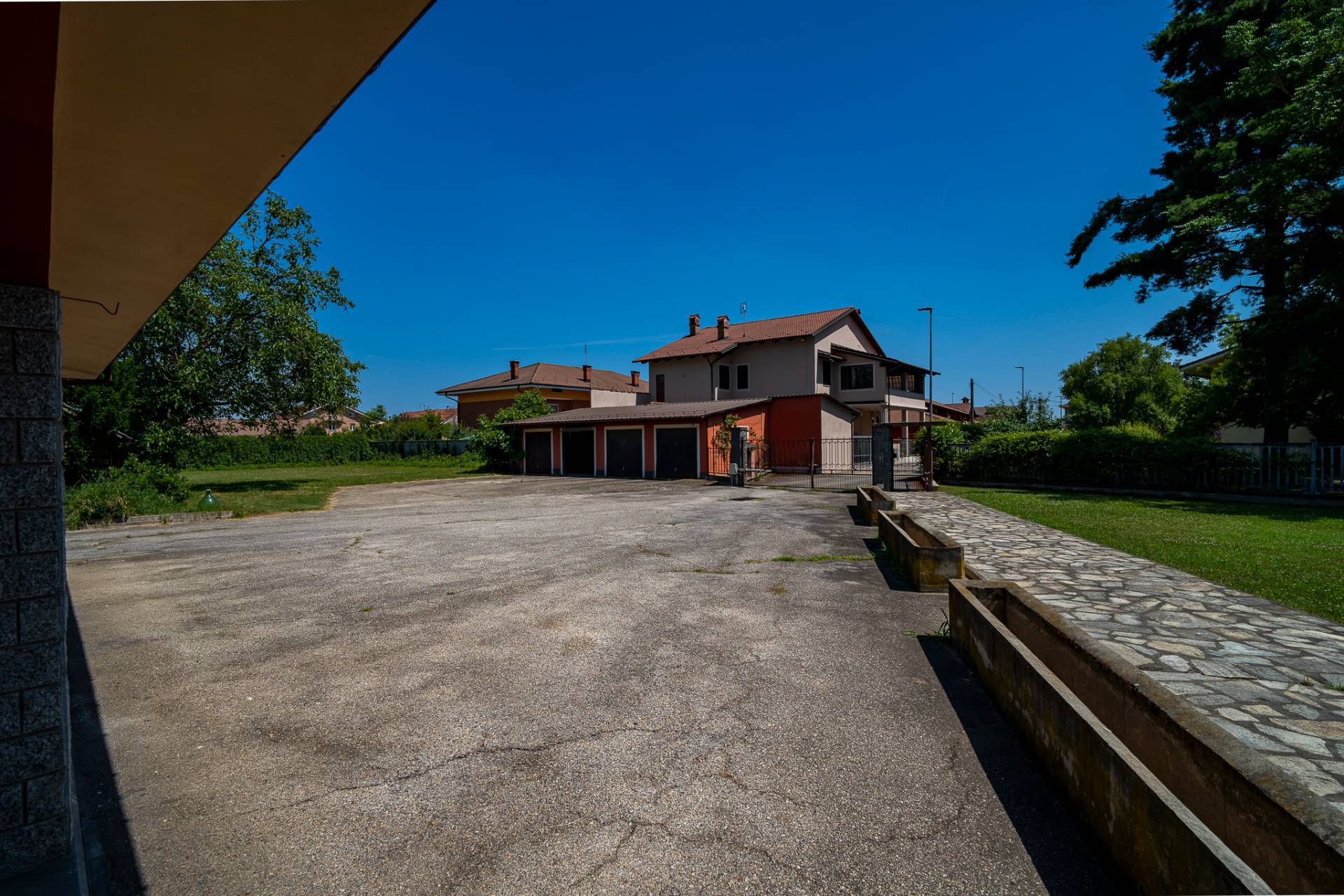 Villa bifamiliare in vendita a Caramagna Piemonte
