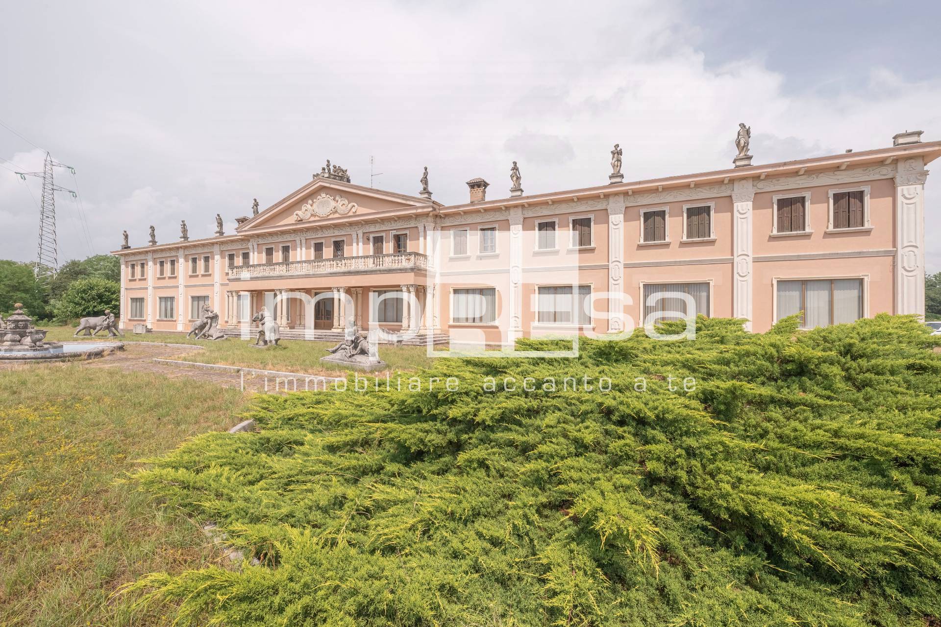 Locale commerciale in vendita a Codroipo