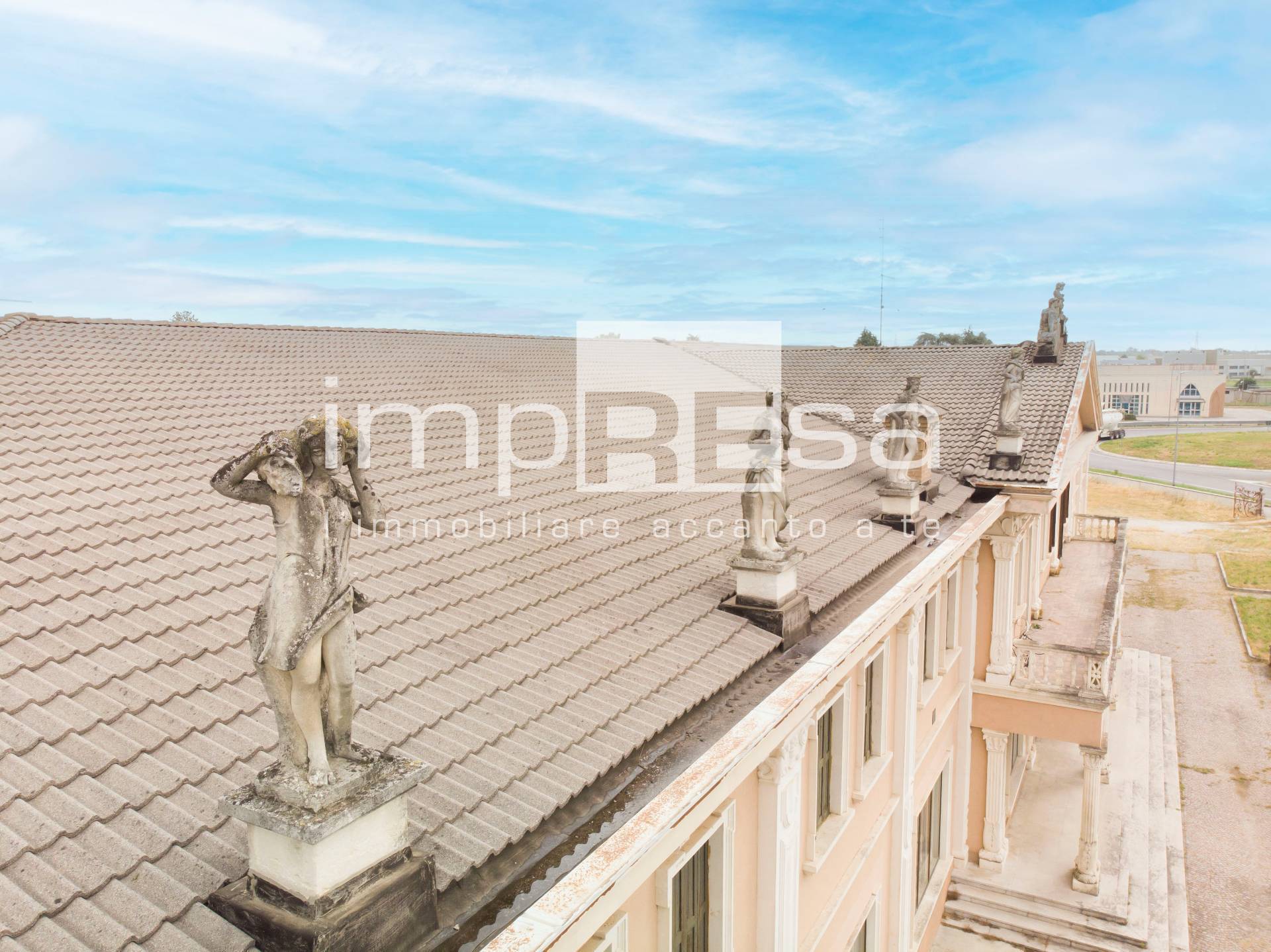 Locale commerciale in vendita a Codroipo