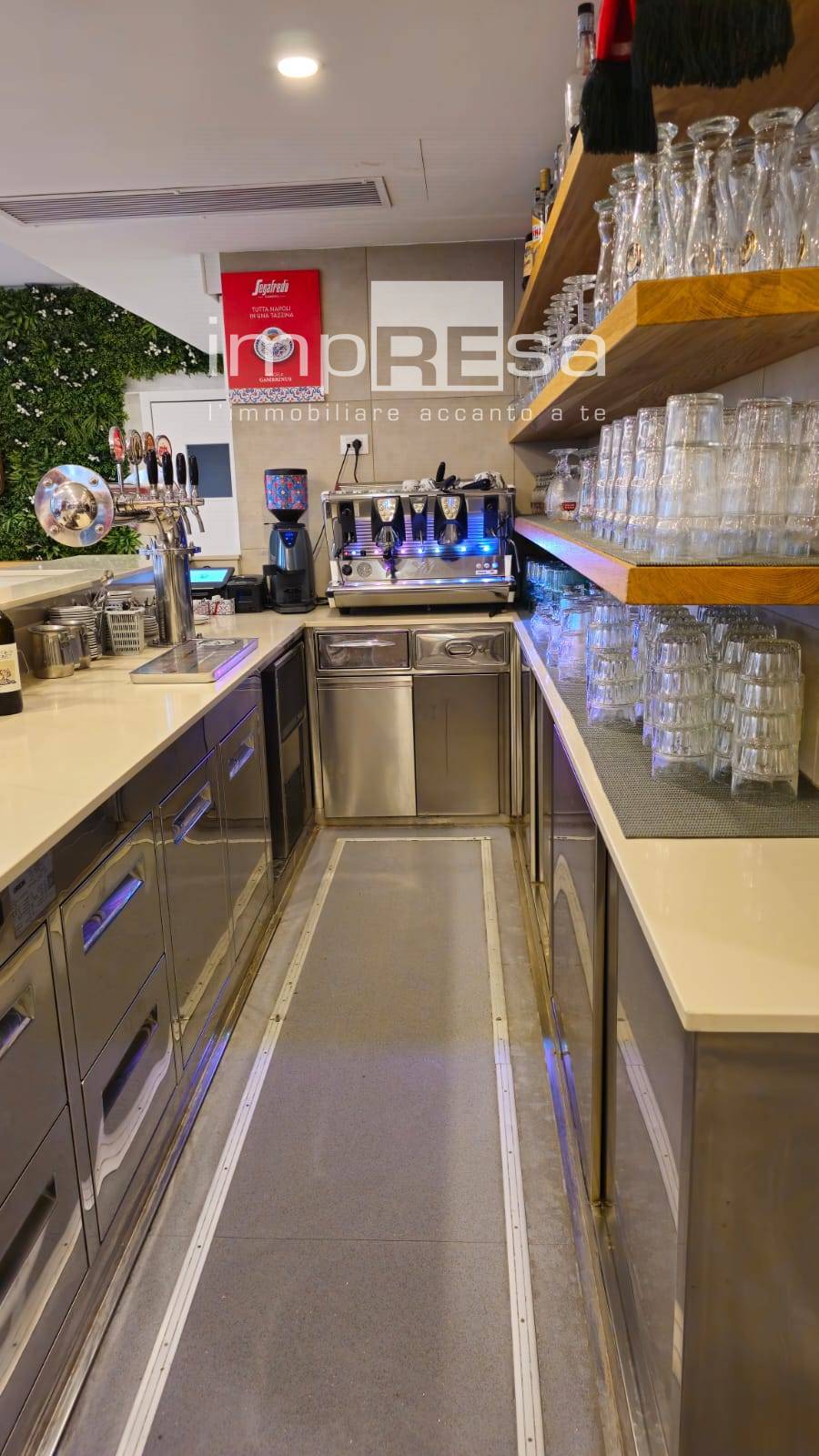 Pizzeria in vendita a Pordenone, Centro