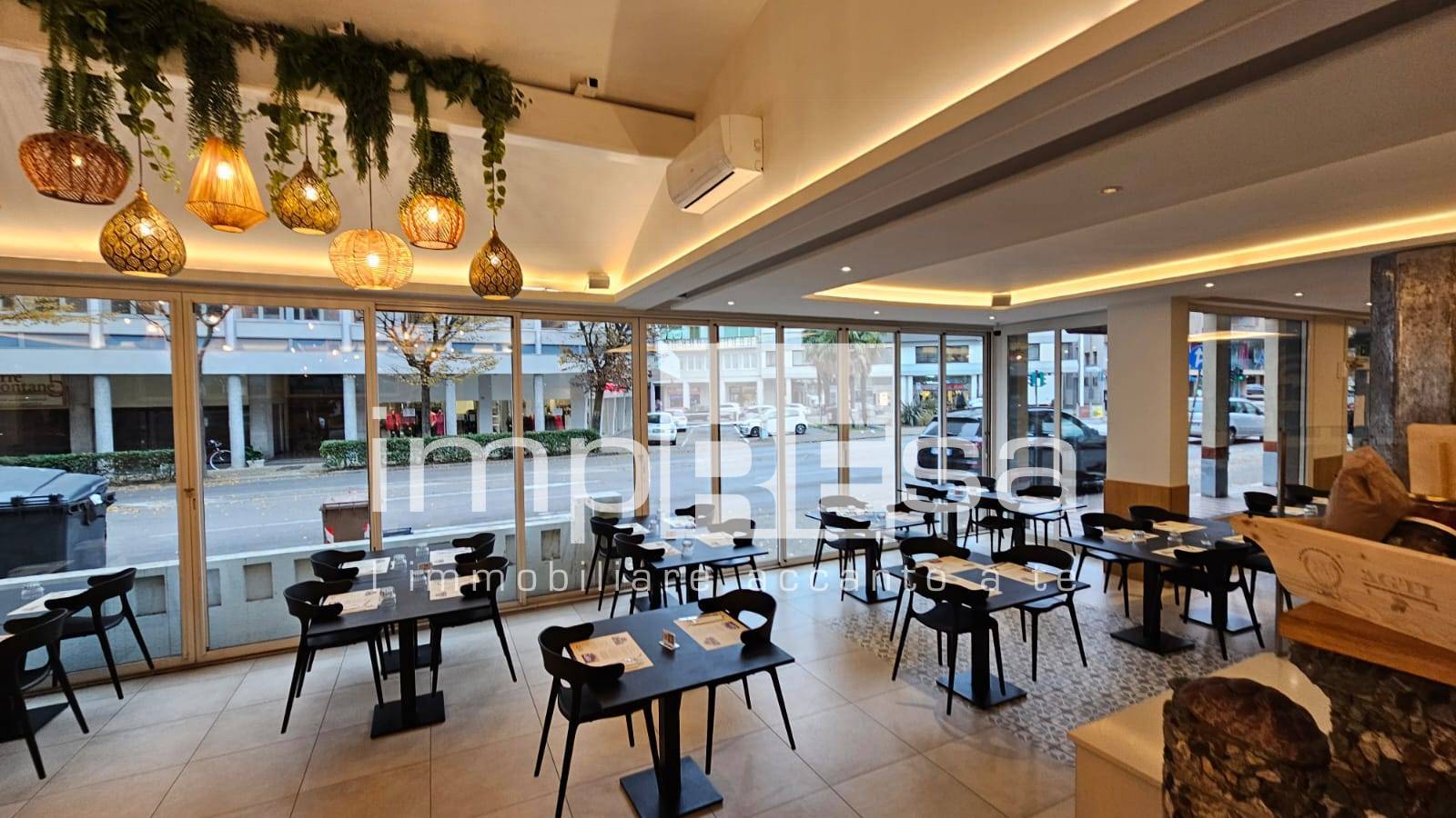 Pizzeria in vendita a Pordenone, Centro