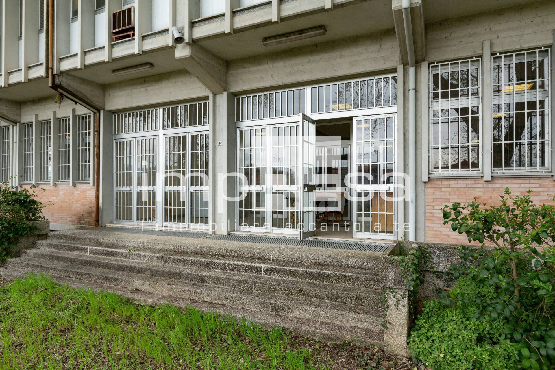 Magazzino in vendita a Pordenone, Torre