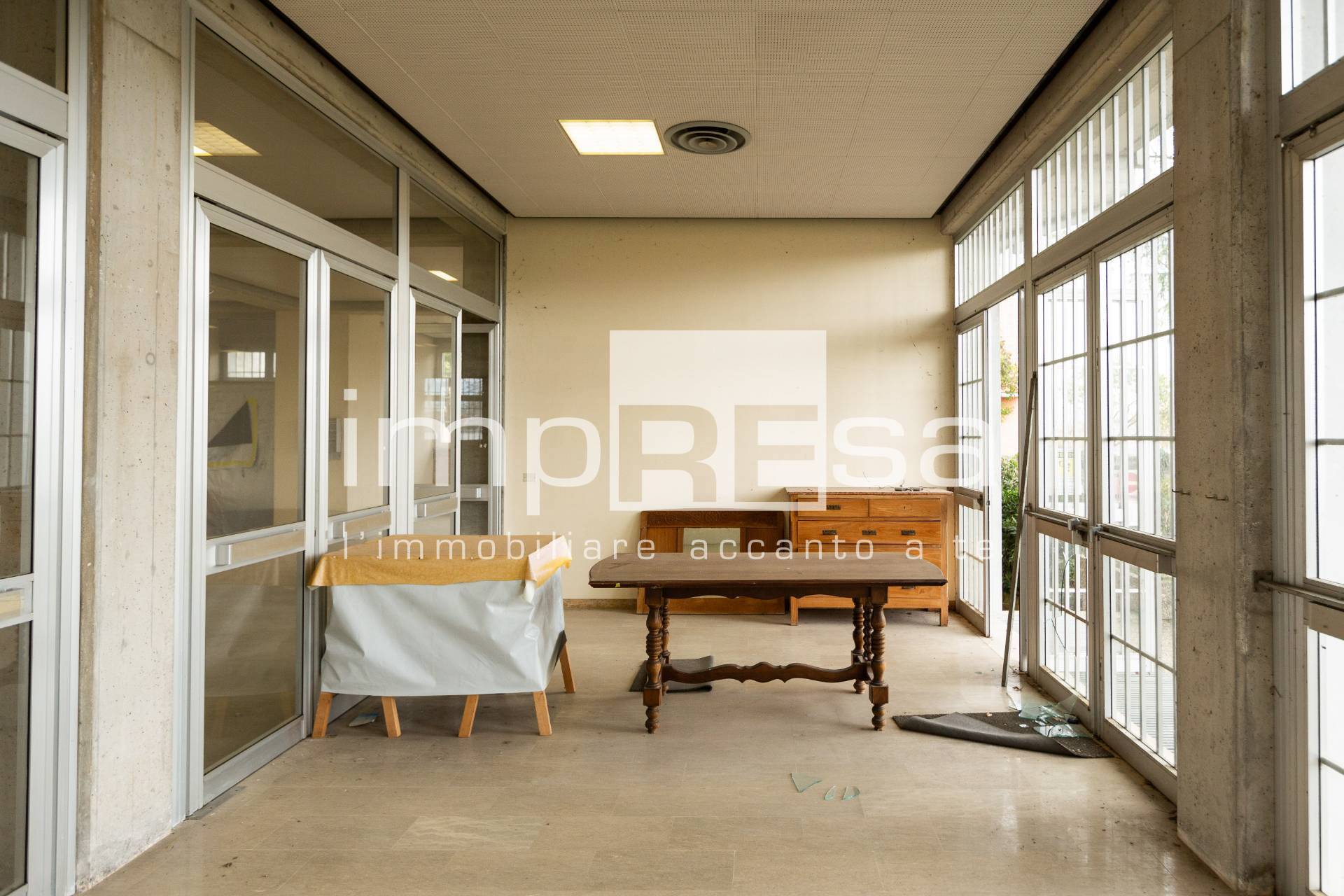 Magazzino in vendita a Pordenone, Torre