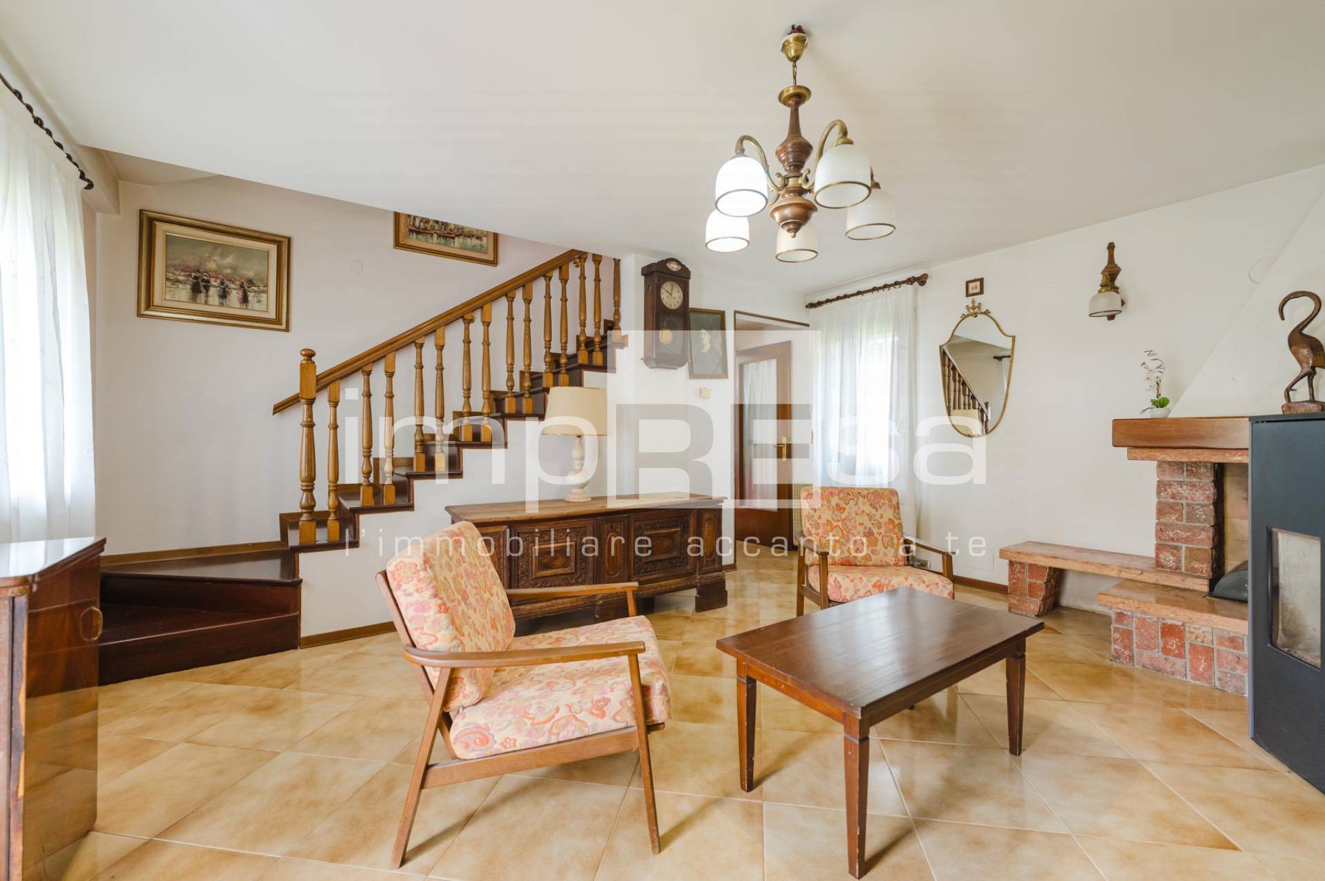 Rustico/Casale in vendita a Fontanafredda