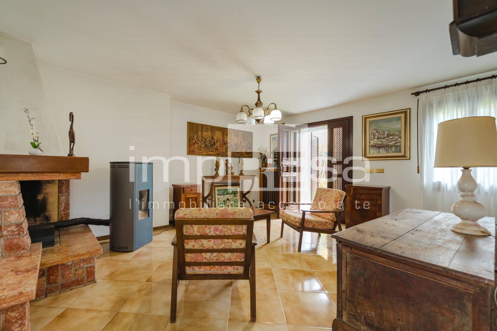 Rustico/Casale in vendita a Fontanafredda