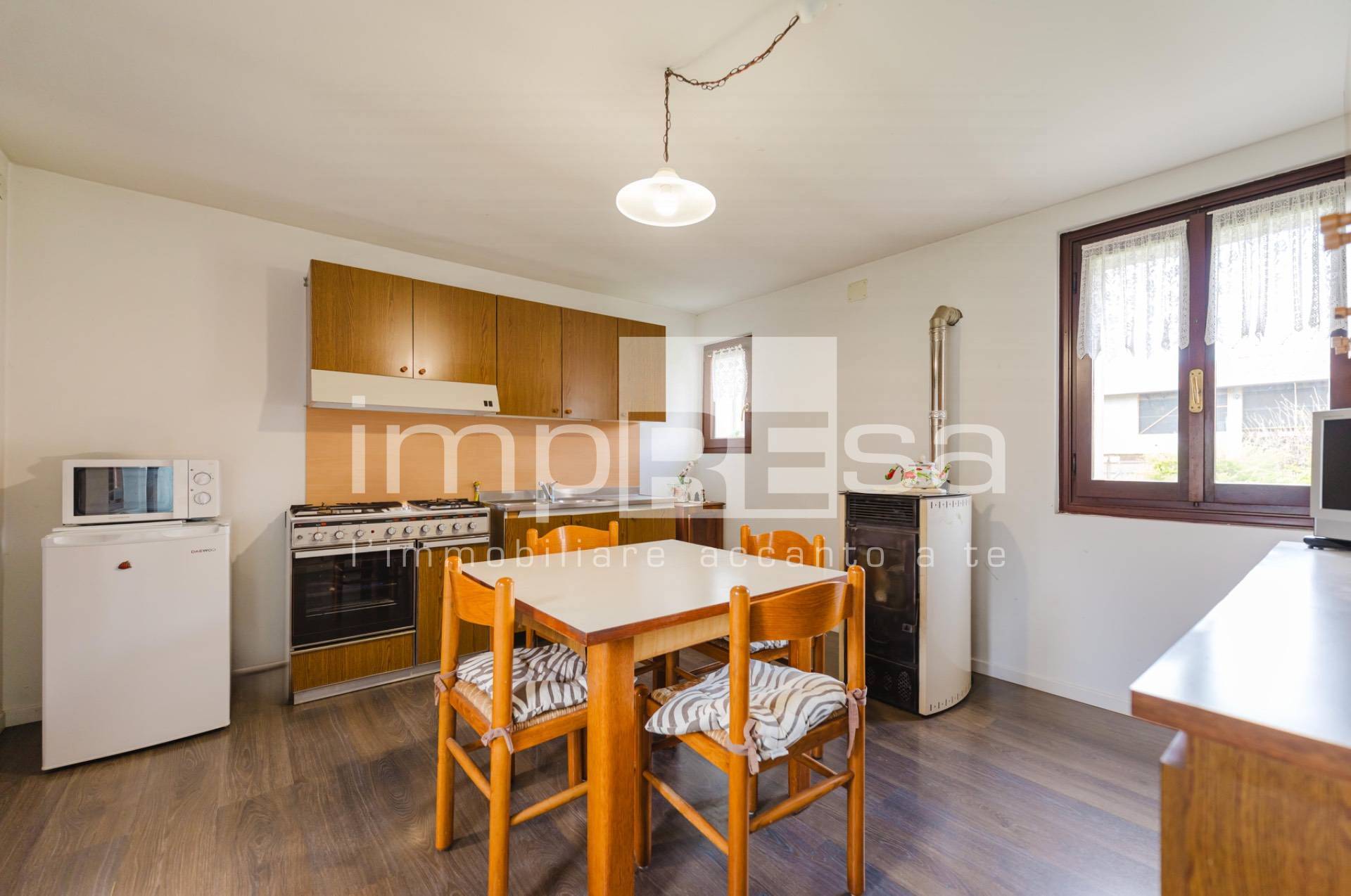 Rustico/Casale in vendita a Fontanafredda