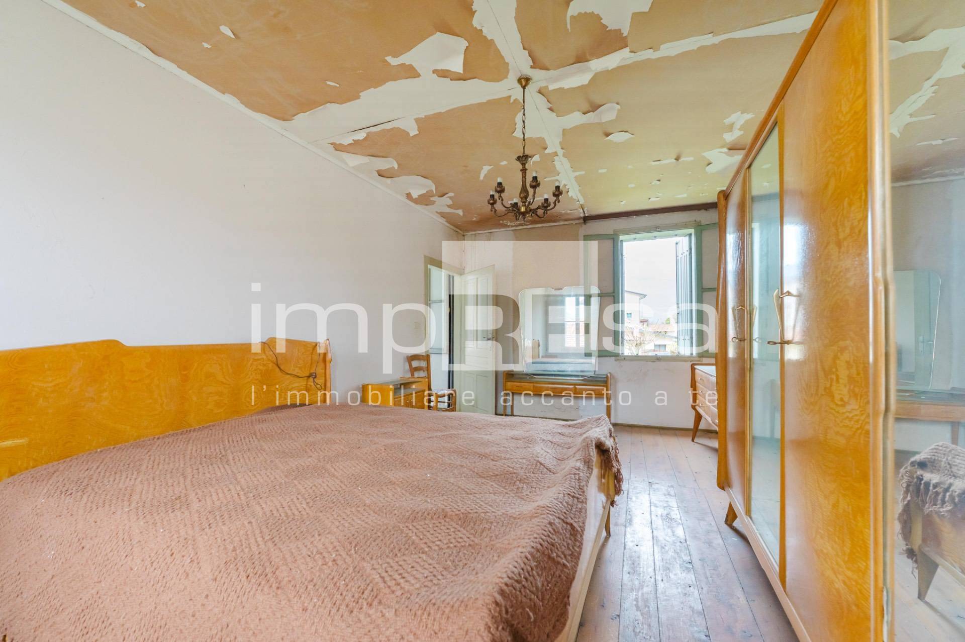 Rustico/Casale in vendita a Fontanafredda