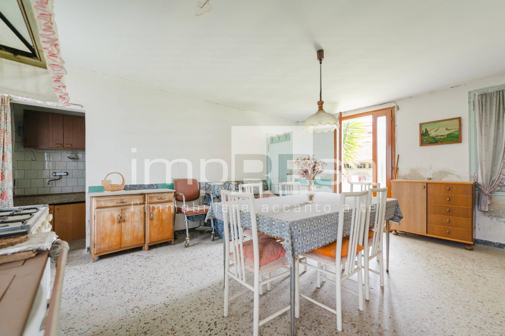 Rustico/Casale in vendita a Fontanafredda