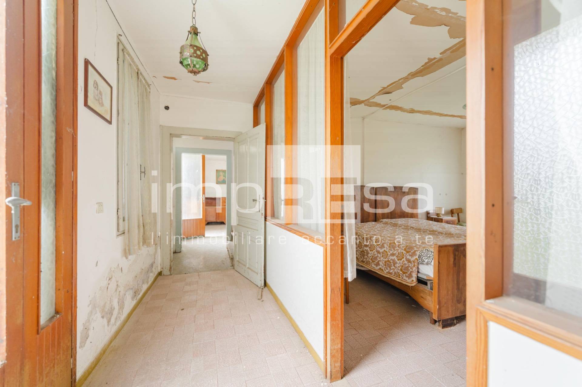 Rustico/Casale in vendita a Fontanafredda