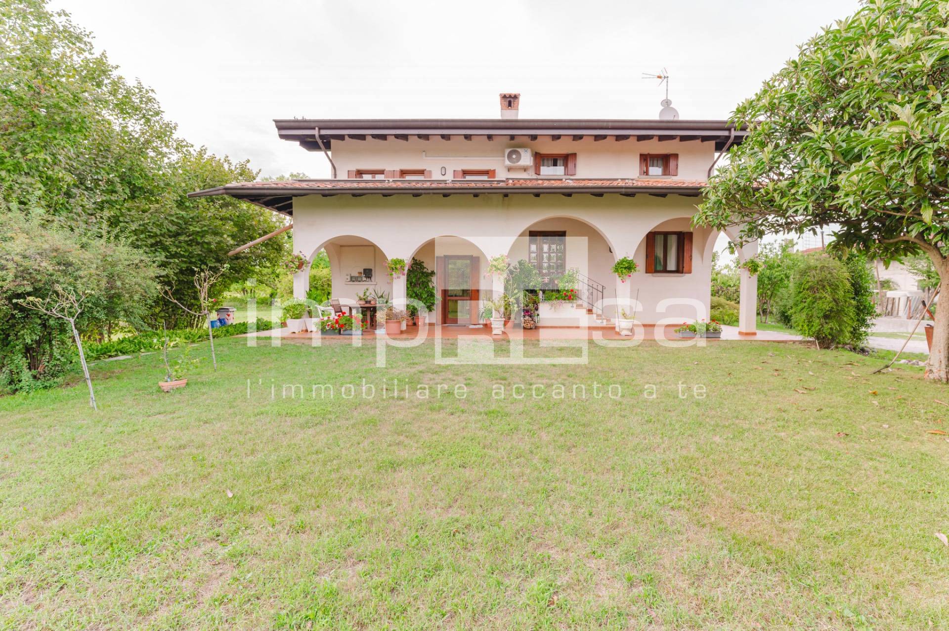 Villa in vendita a Montereale Valcellina, San Leonardo Valcellina