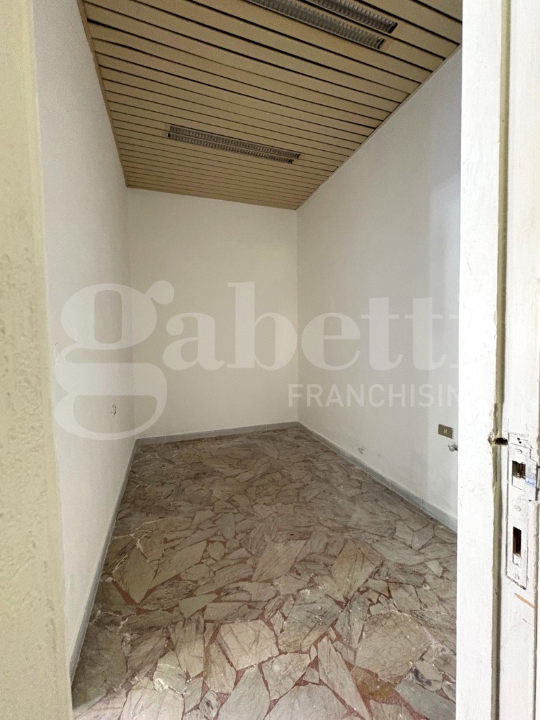 Negozio in affitto a Cagliari