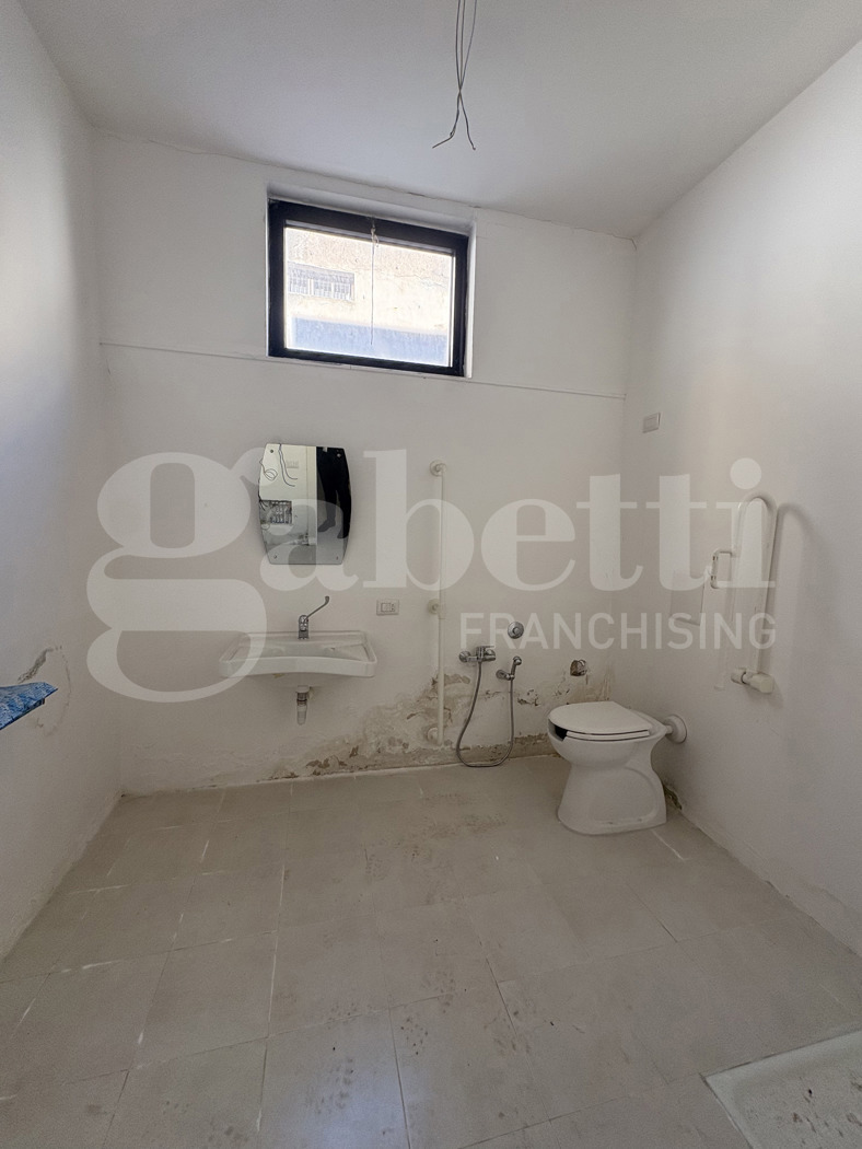 Negozio in affitto a Cagliari