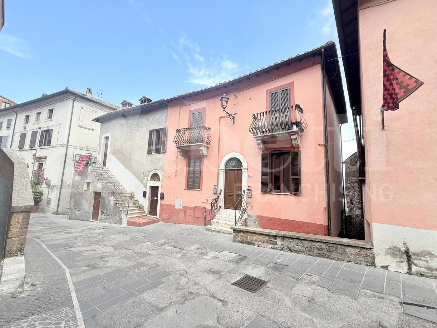 Trilocale in affitto a Orte
