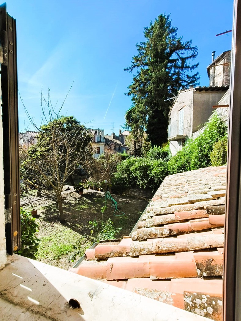 Trilocale da ristrutturare a Amelia