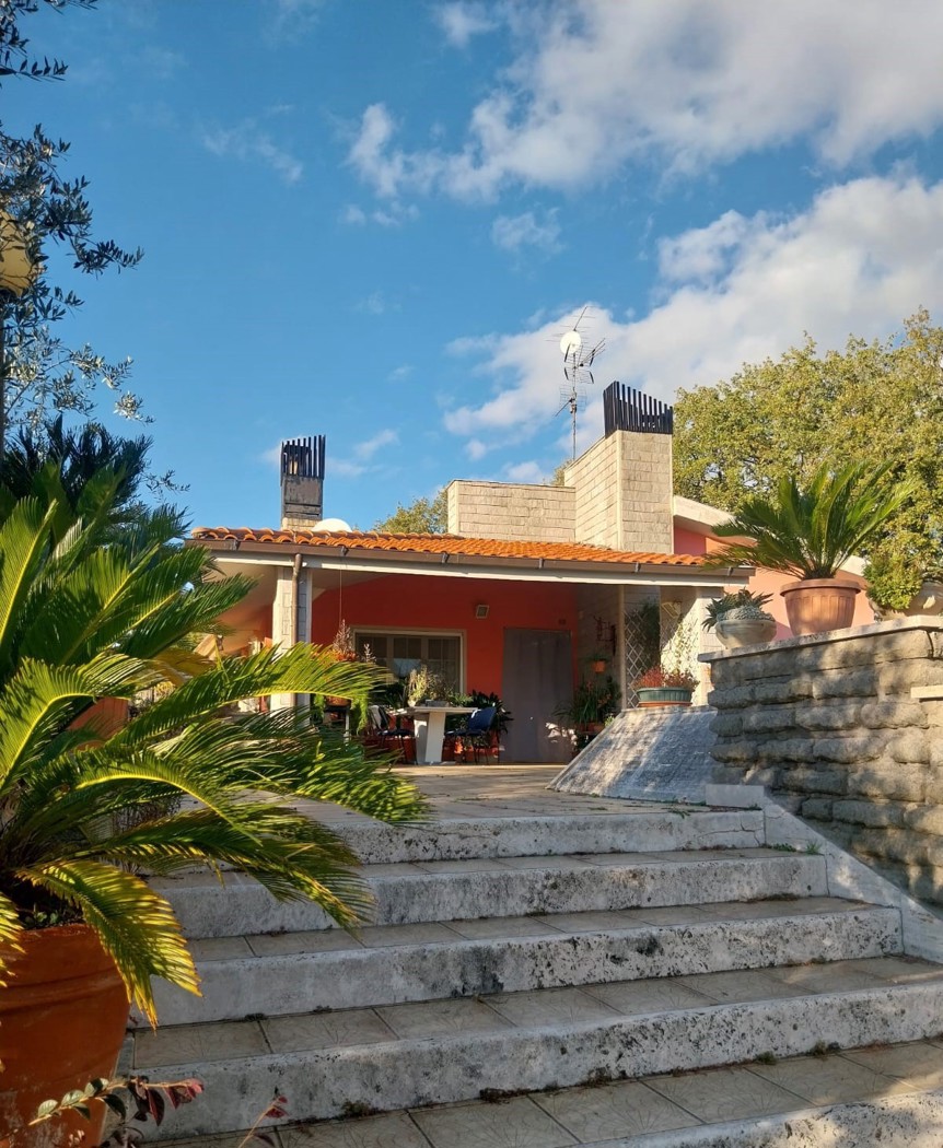 Villa in vendita a Giove