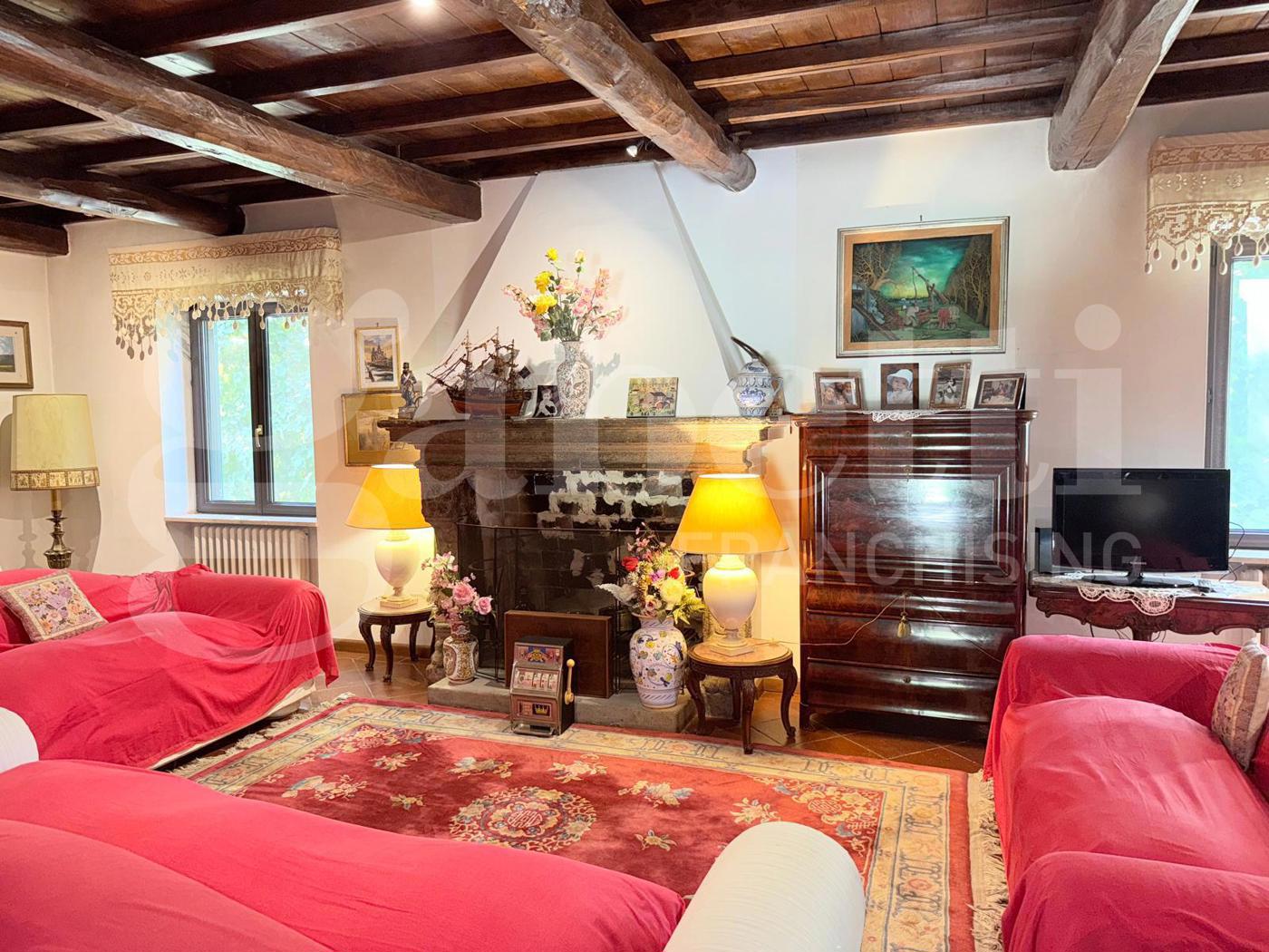 Villa con giardino a Orte