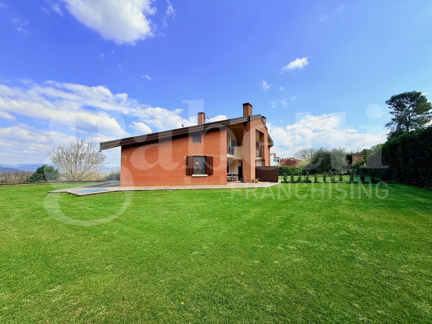 Villa Bifamiliare con giardino a Orte