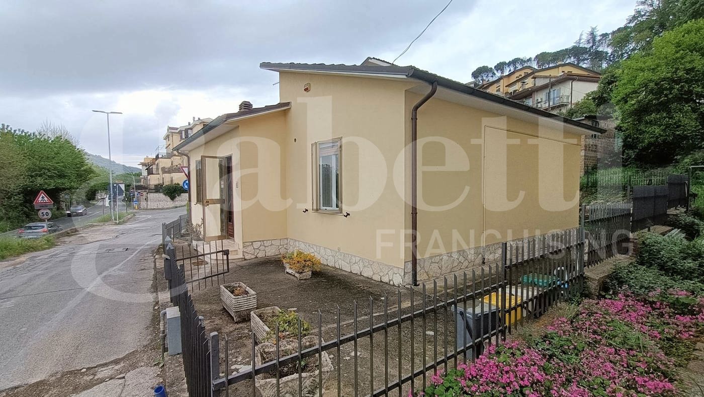 Casa indipendente con giardino a Orte