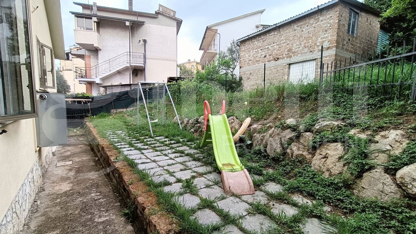 Casa indipendente con giardino a Orte