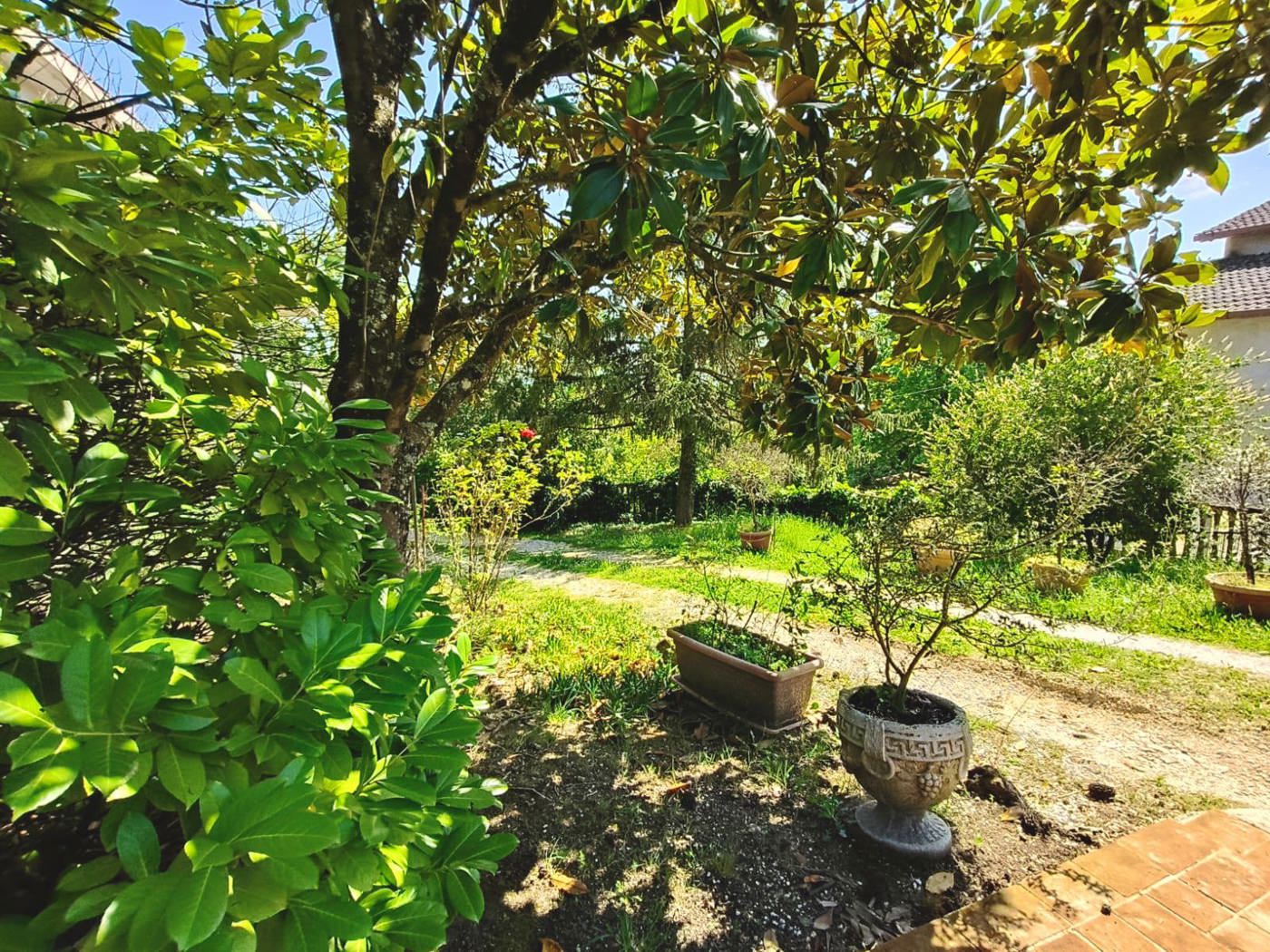 Villa Bifamiliare con giardino a Orte