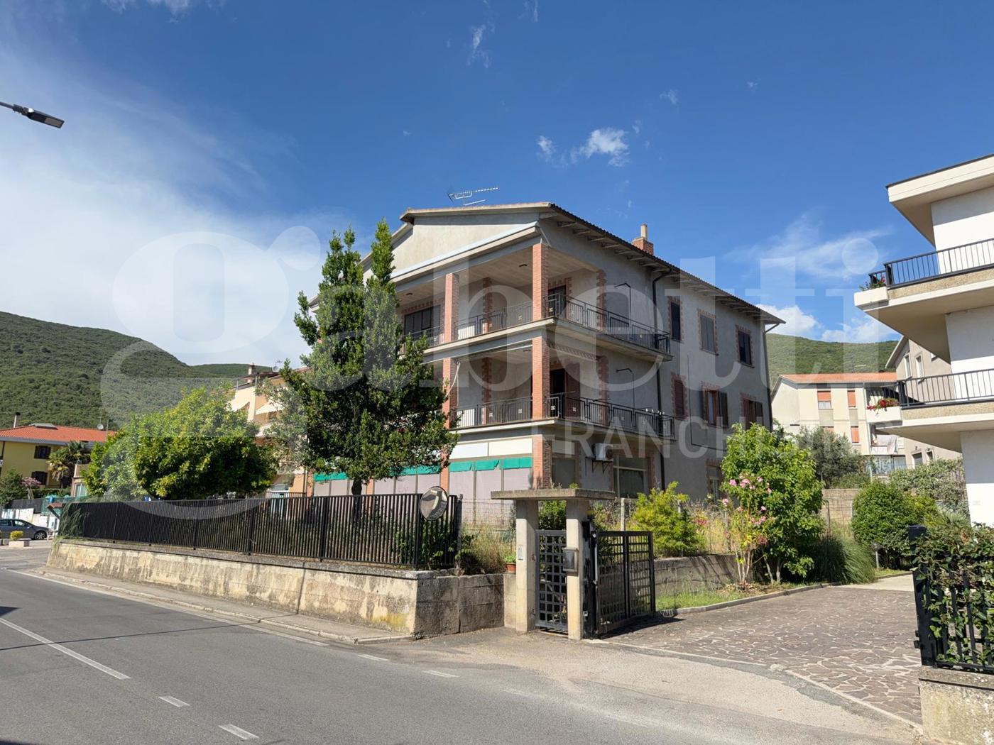 Casa indipendente in vendita a Lugnano in Teverina