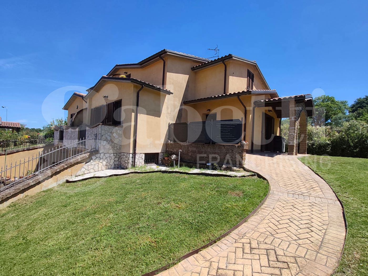 Villa Bifamiliare con giardino a Vasanello