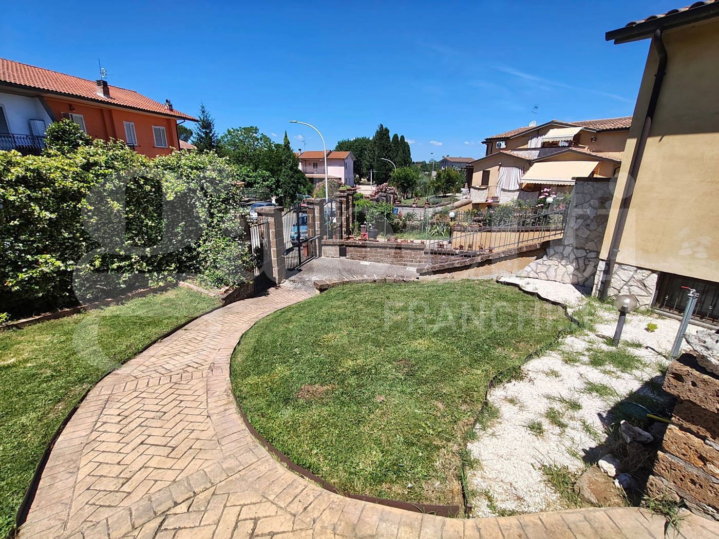 Villa Bifamiliare con giardino a Vasanello
